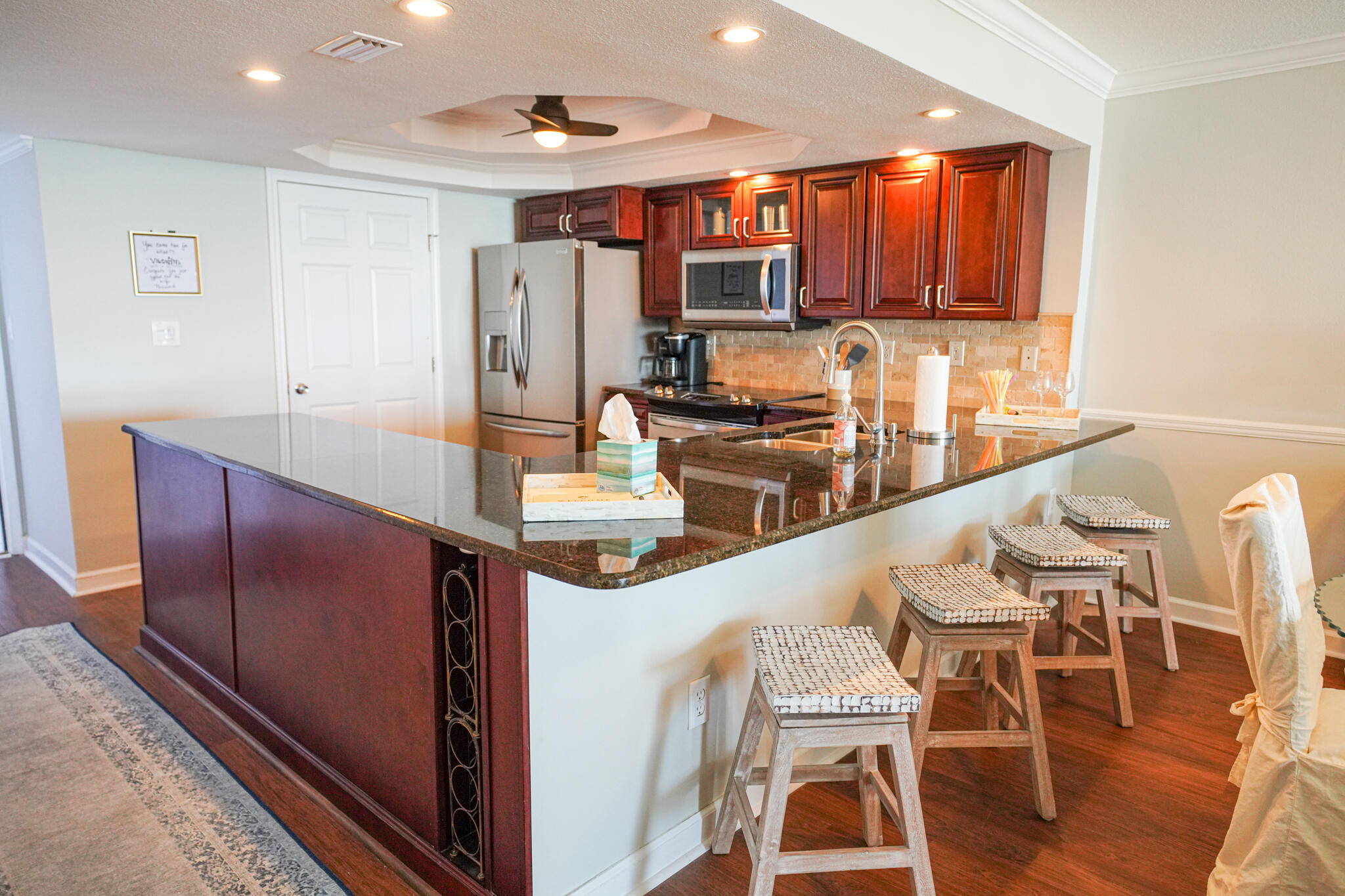 SHORELINE TOWERS 1 - Residential