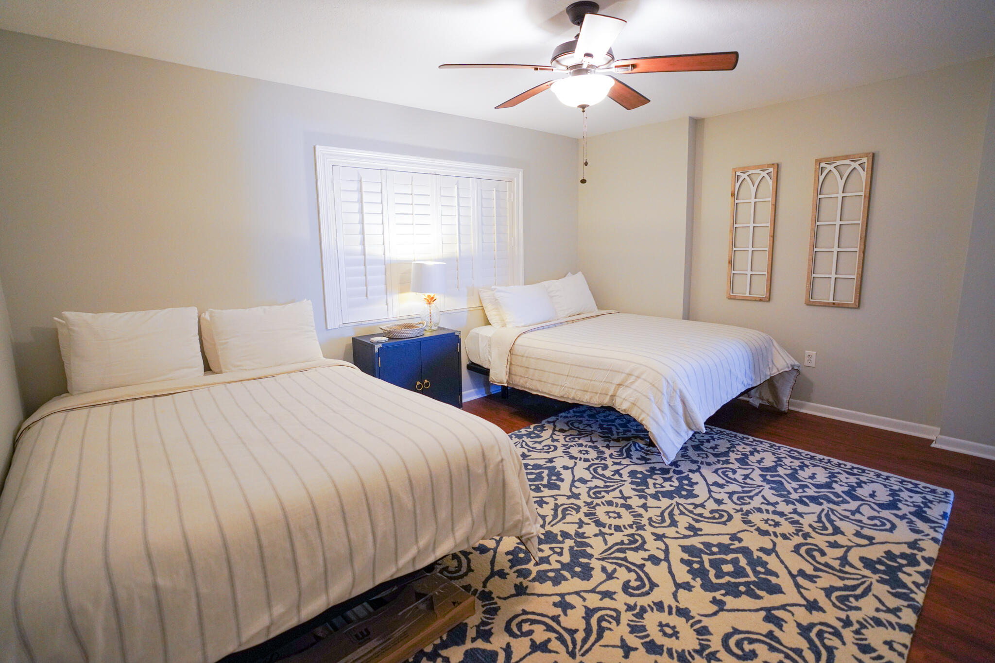 SHORELINE TOWERS 1 - Residential