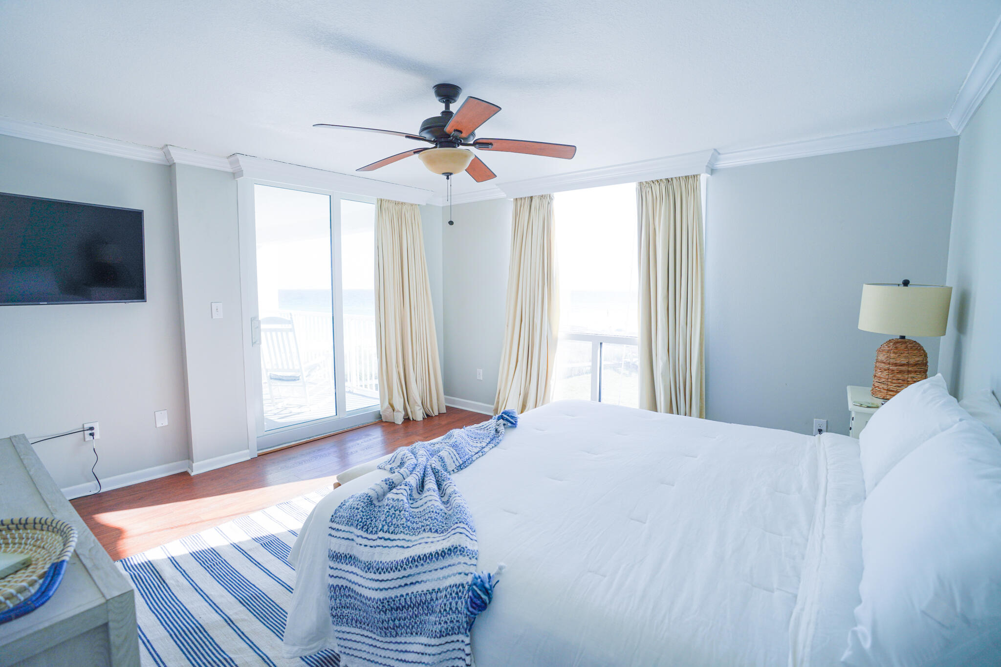 SHORELINE TOWERS 1 - Residential