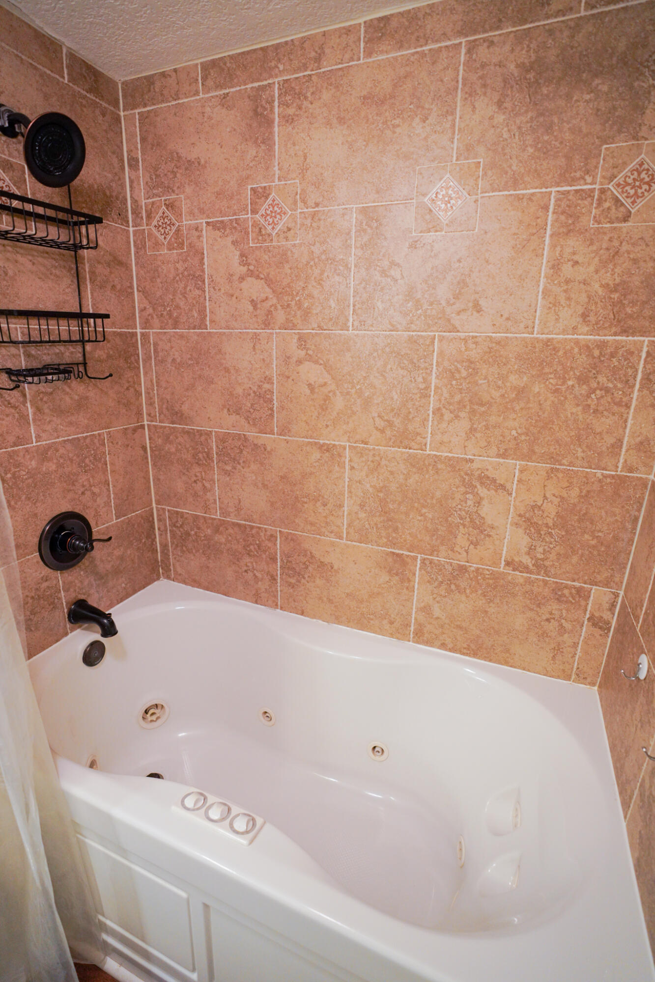 SHORELINE TOWERS 1 - Residential