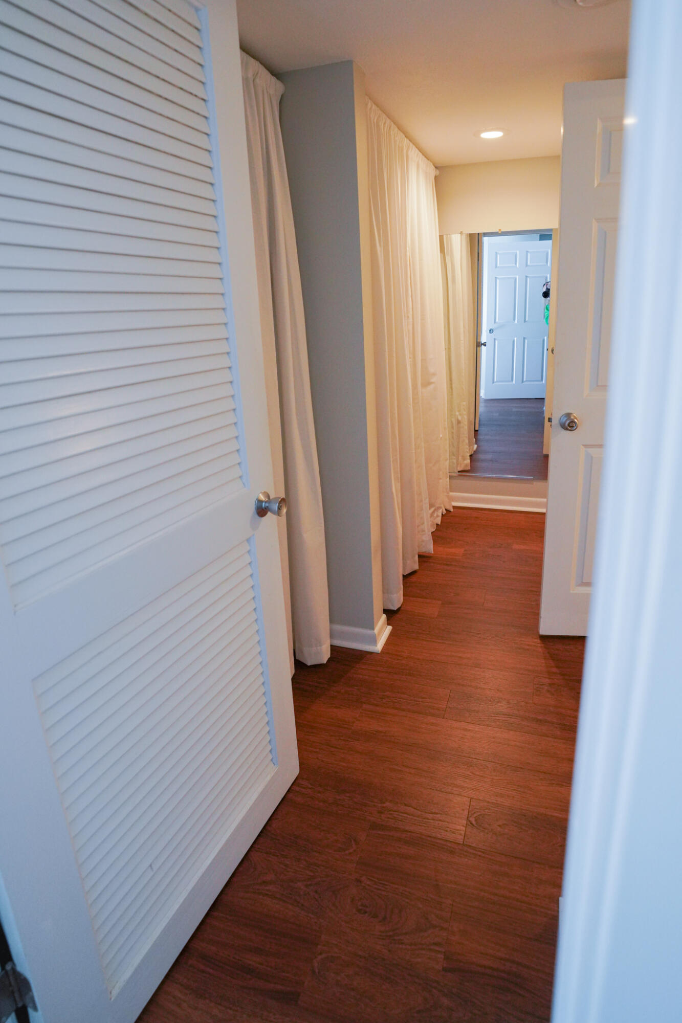 SHORELINE TOWERS 1 - Residential