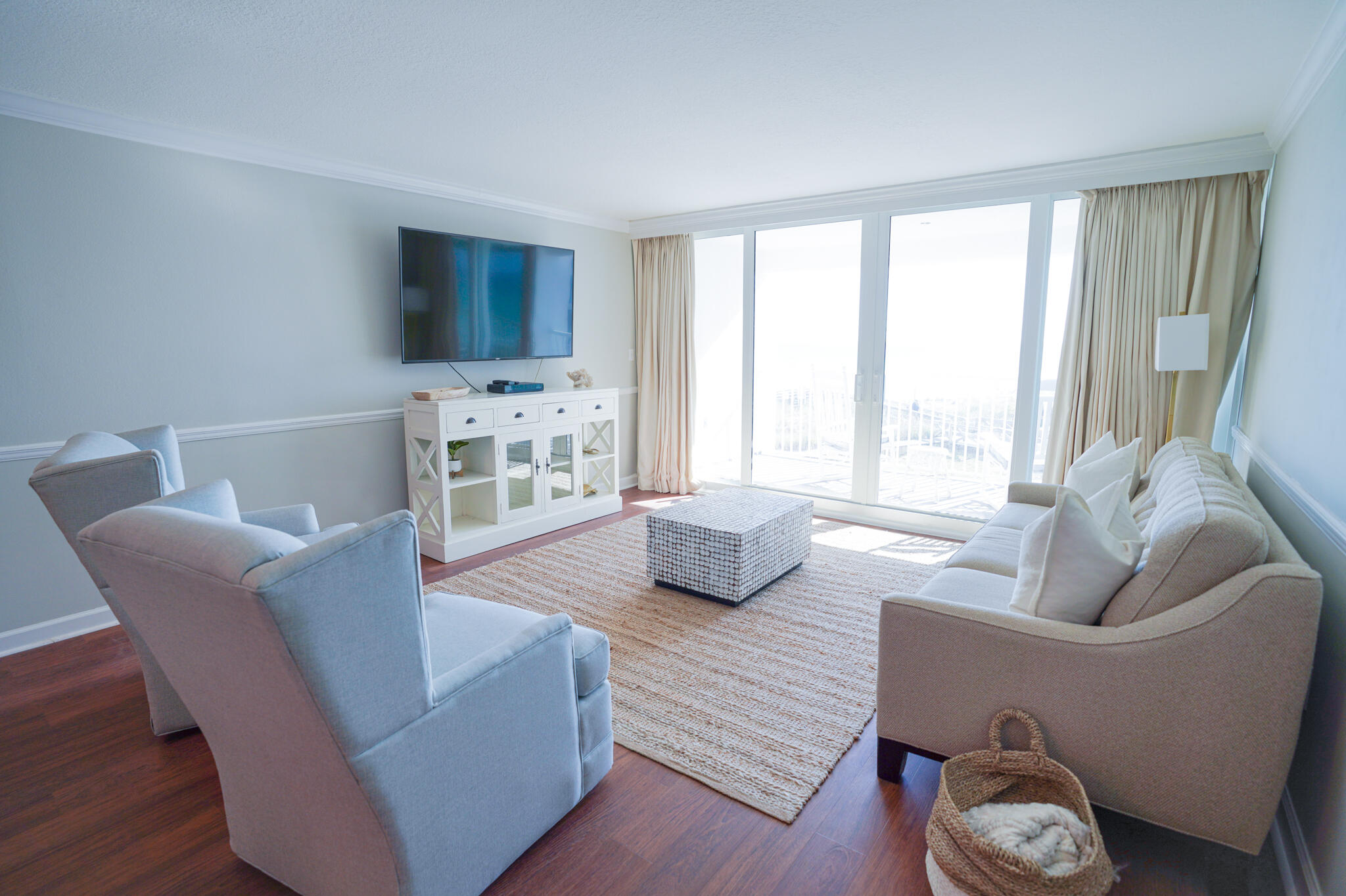 SHORELINE TOWERS 1 - Residential