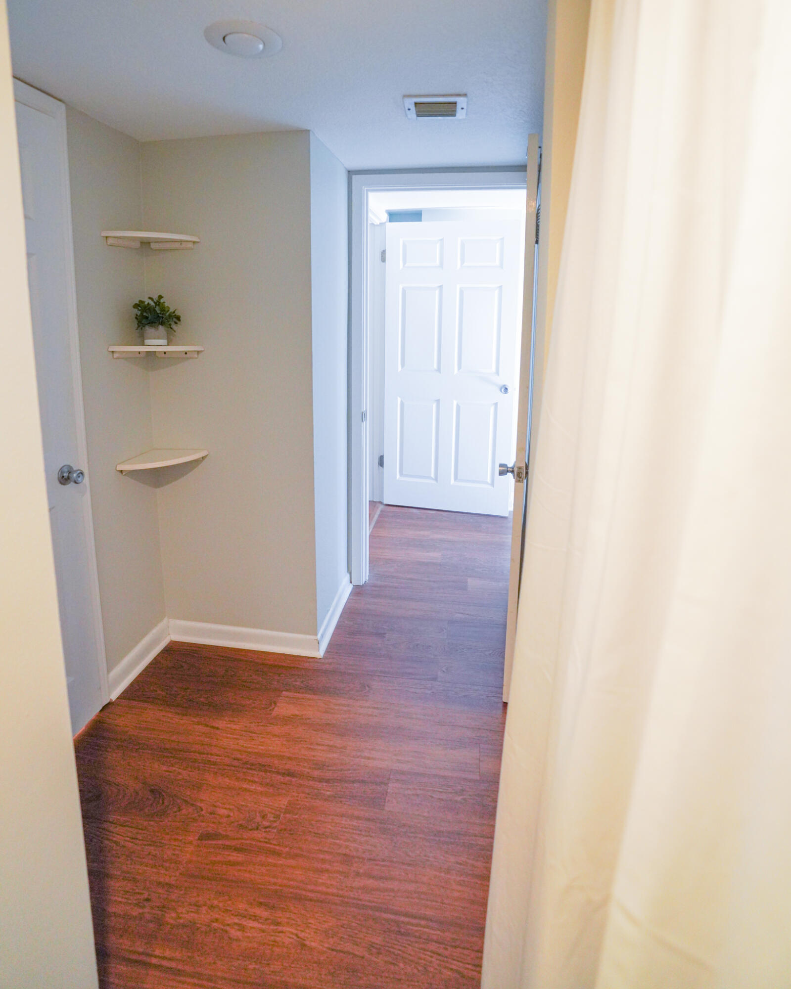 SHORELINE TOWERS 1 - Residential