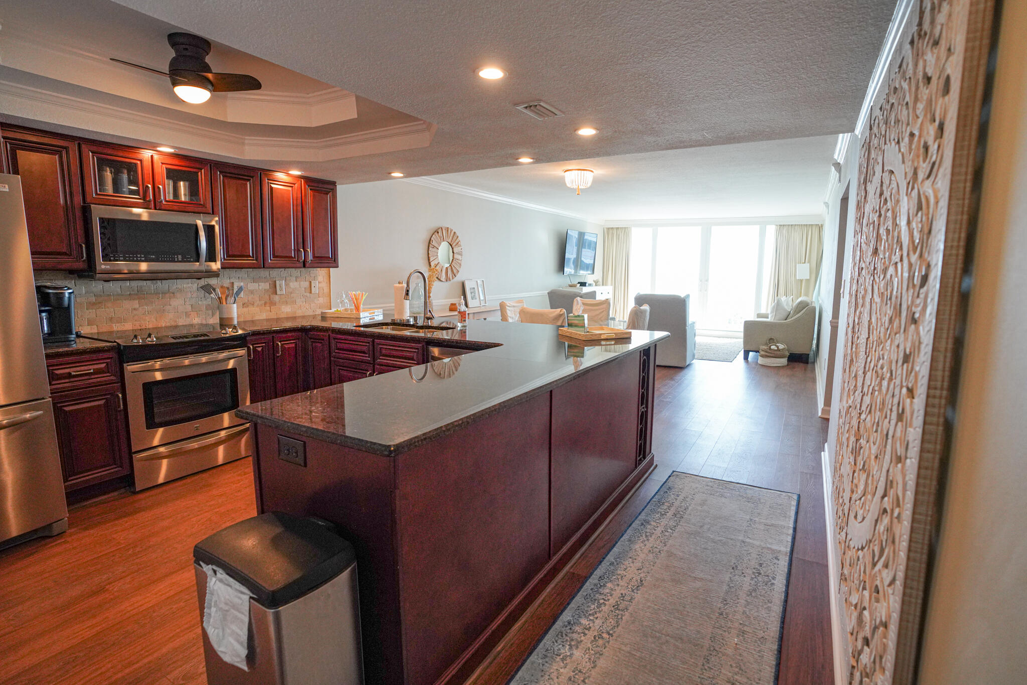 SHORELINE TOWERS 1 - Residential