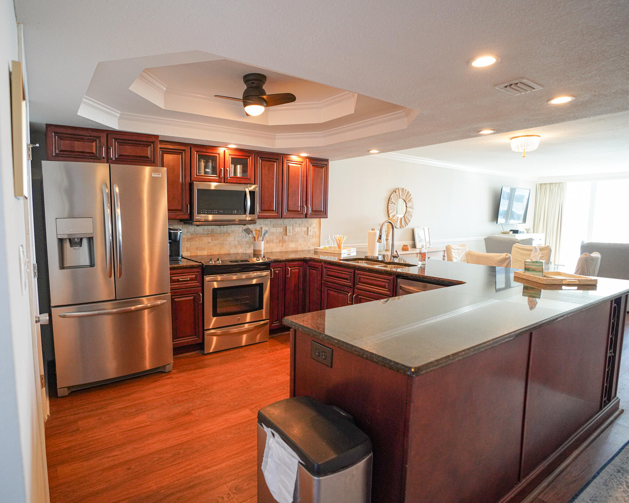 SHORELINE TOWERS 1 - Residential