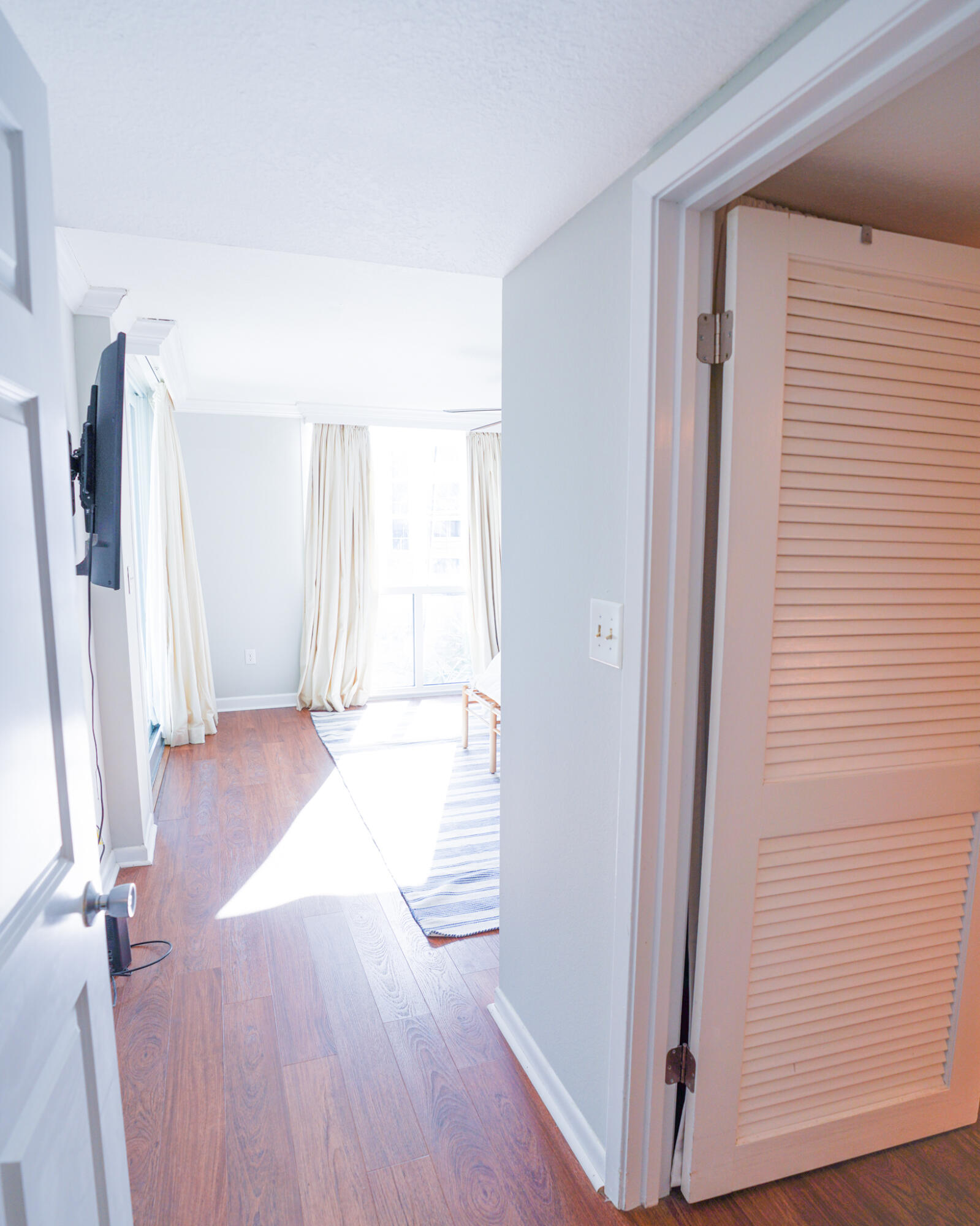 SHORELINE TOWERS 1 - Residential