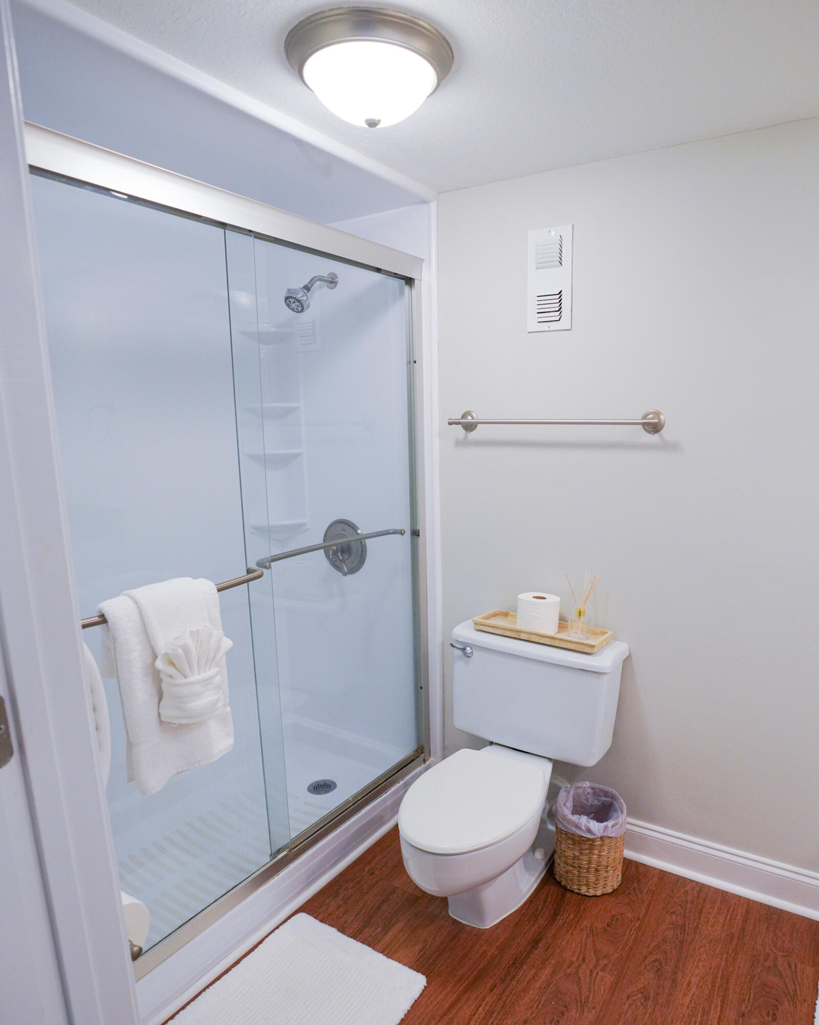 SHORELINE TOWERS 1 - Residential