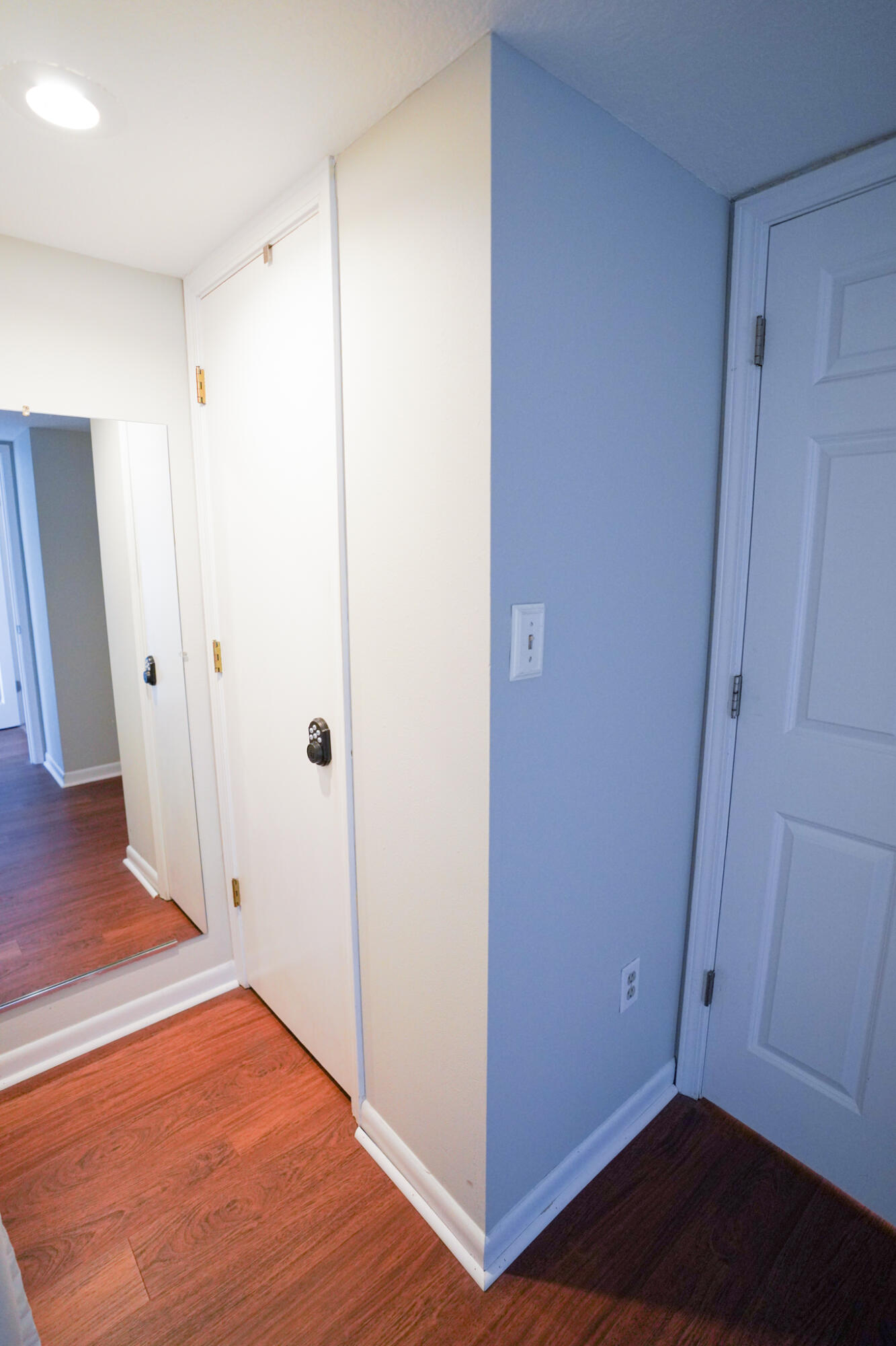 SHORELINE TOWERS 1 - Residential