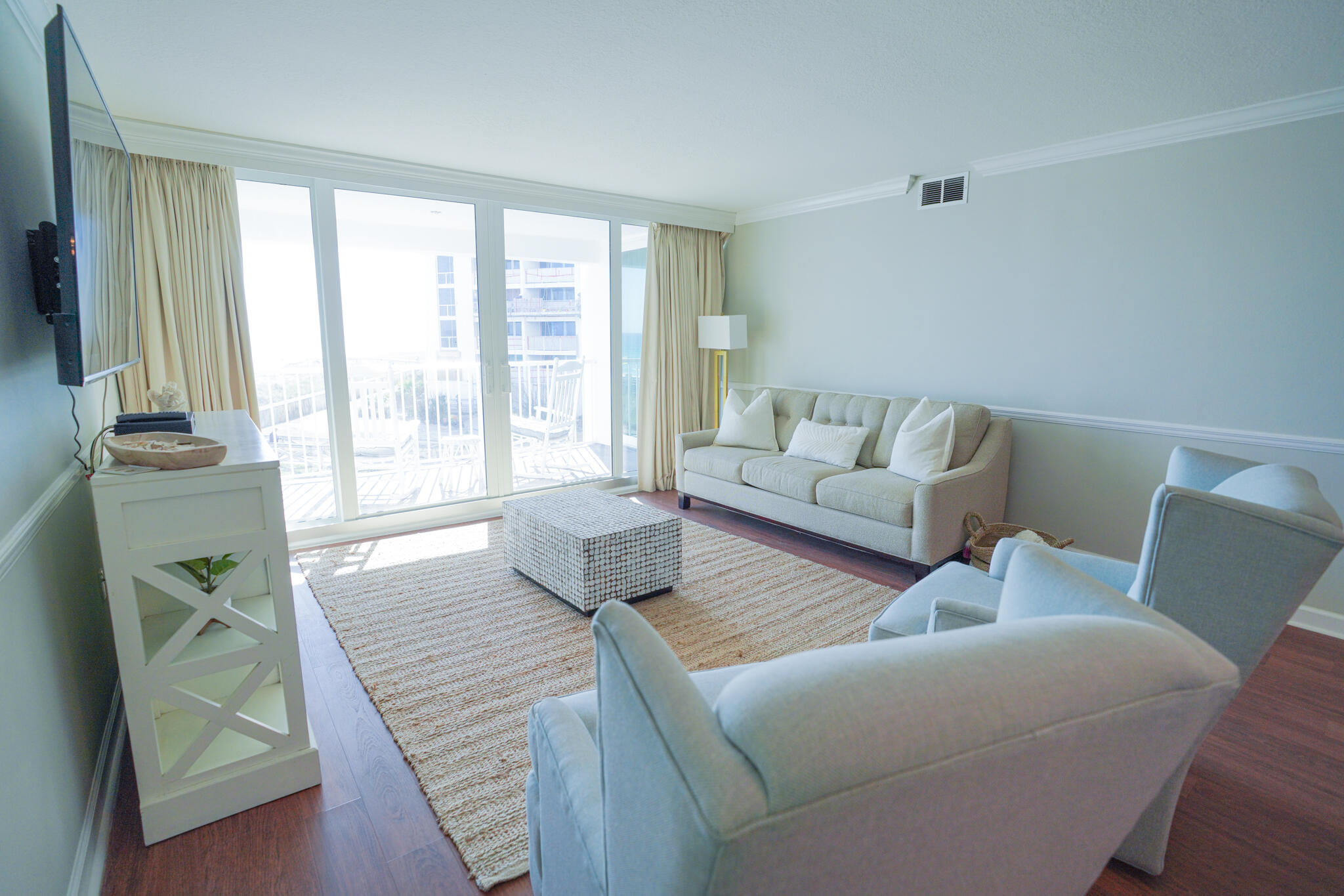 SHORELINE TOWERS 1 - Residential