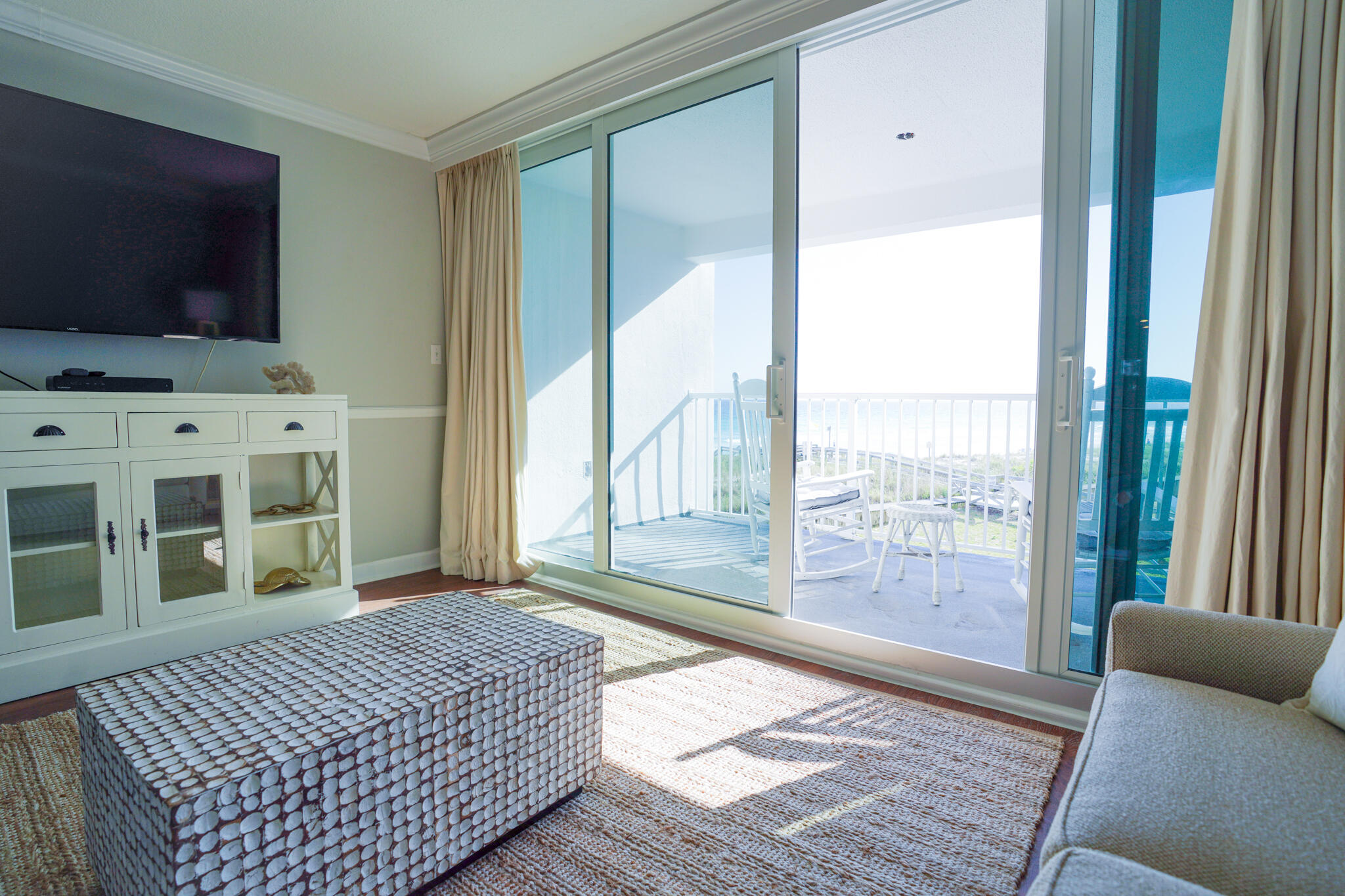 SHORELINE TOWERS 1 - Residential