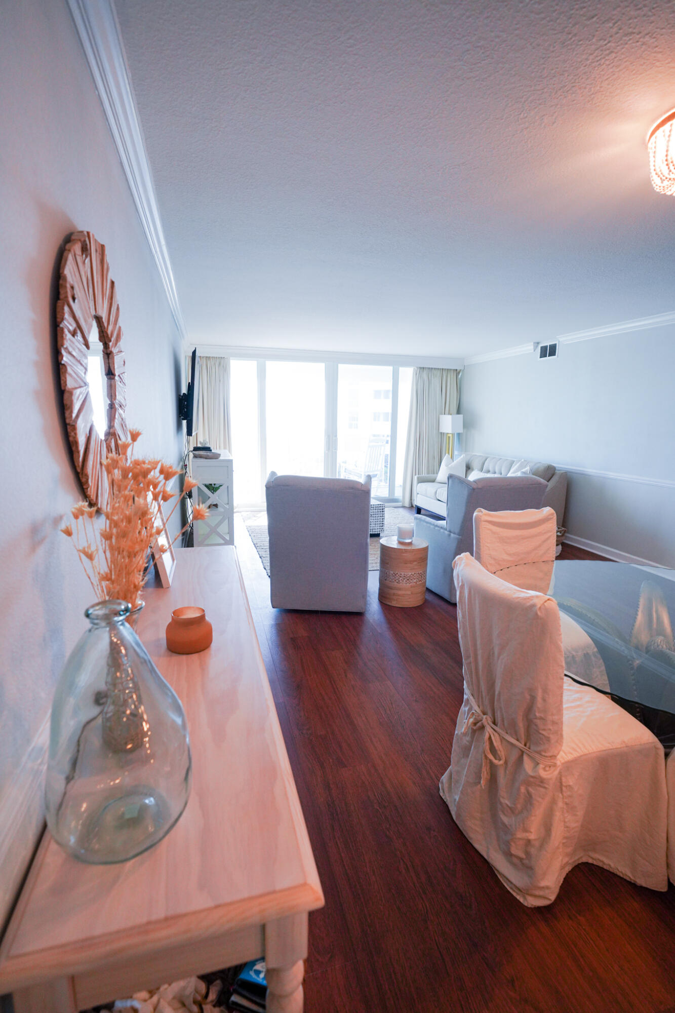 SHORELINE TOWERS 1 - Residential