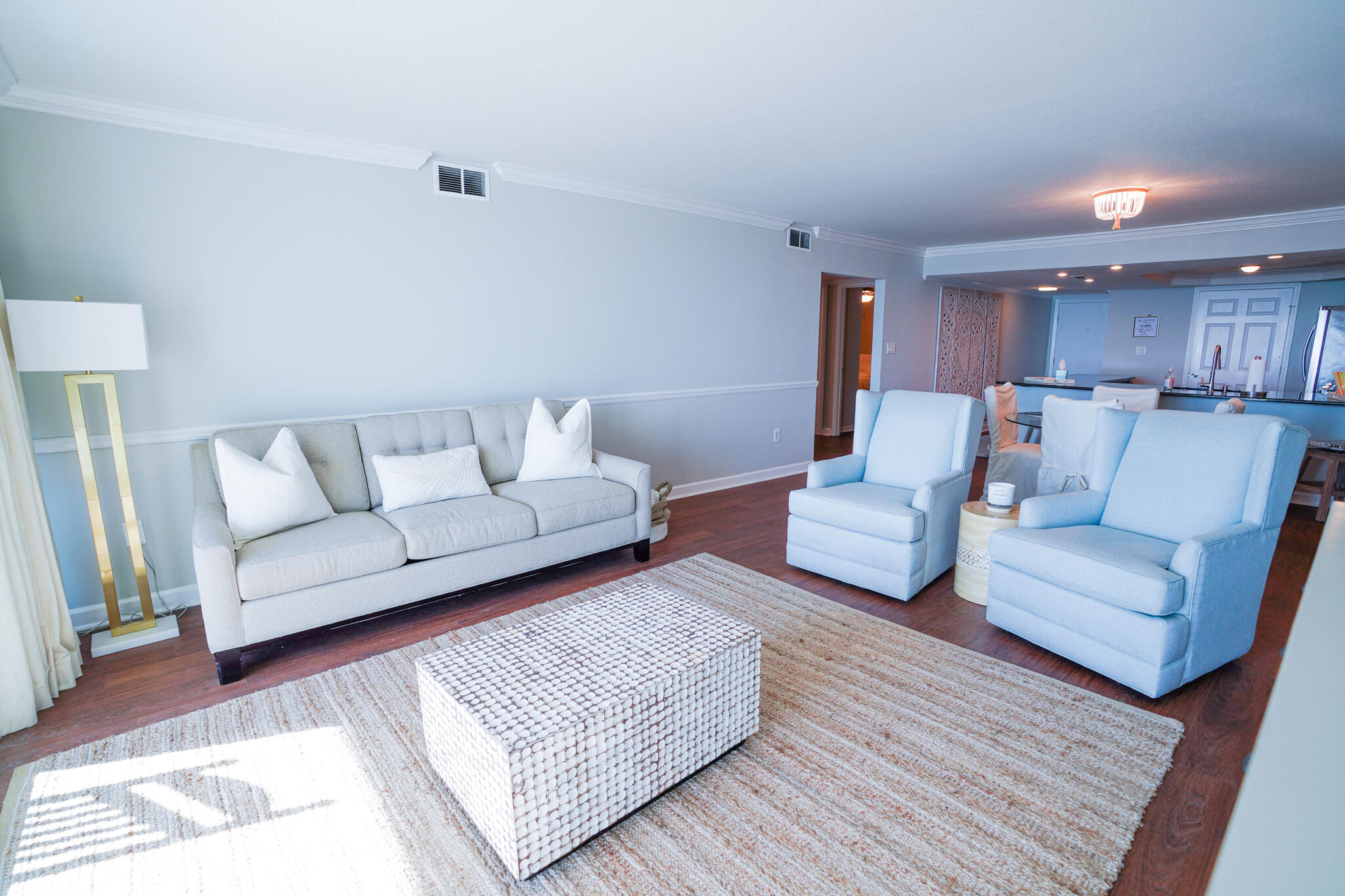 SHORELINE TOWERS 1 - Residential