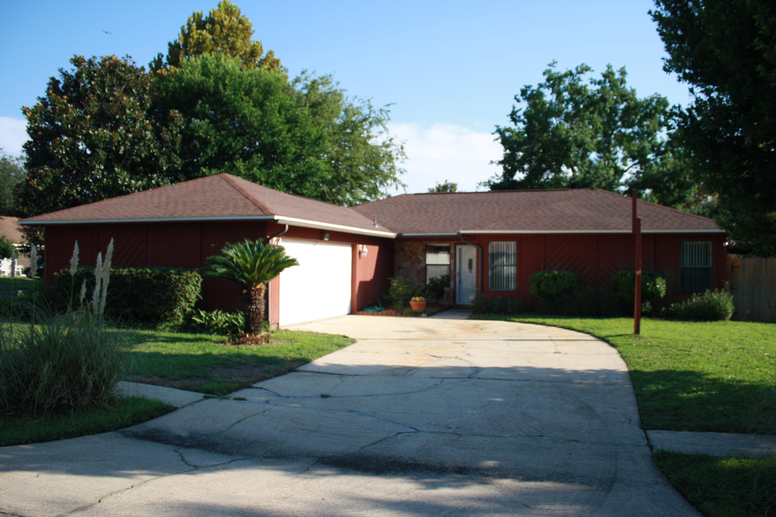 Great home located in the heart of Destin. This 3 bedroom 2 bath home is on a large corner lot in a quiet established neighborhood. The home has a new inside and out HVAC system in June 2014, 2 car garage, privacy fenced back yard, fireplace, florida room, and an open patio in the back yard. There is exterior woodrot on outside of home that Seller is not in the position to repair. This home is minutes from the beach, shopping, restaurants and schools. Buyer to verify all dimensions. Short sale subject to lender's approval. Property to be sold AS IS.