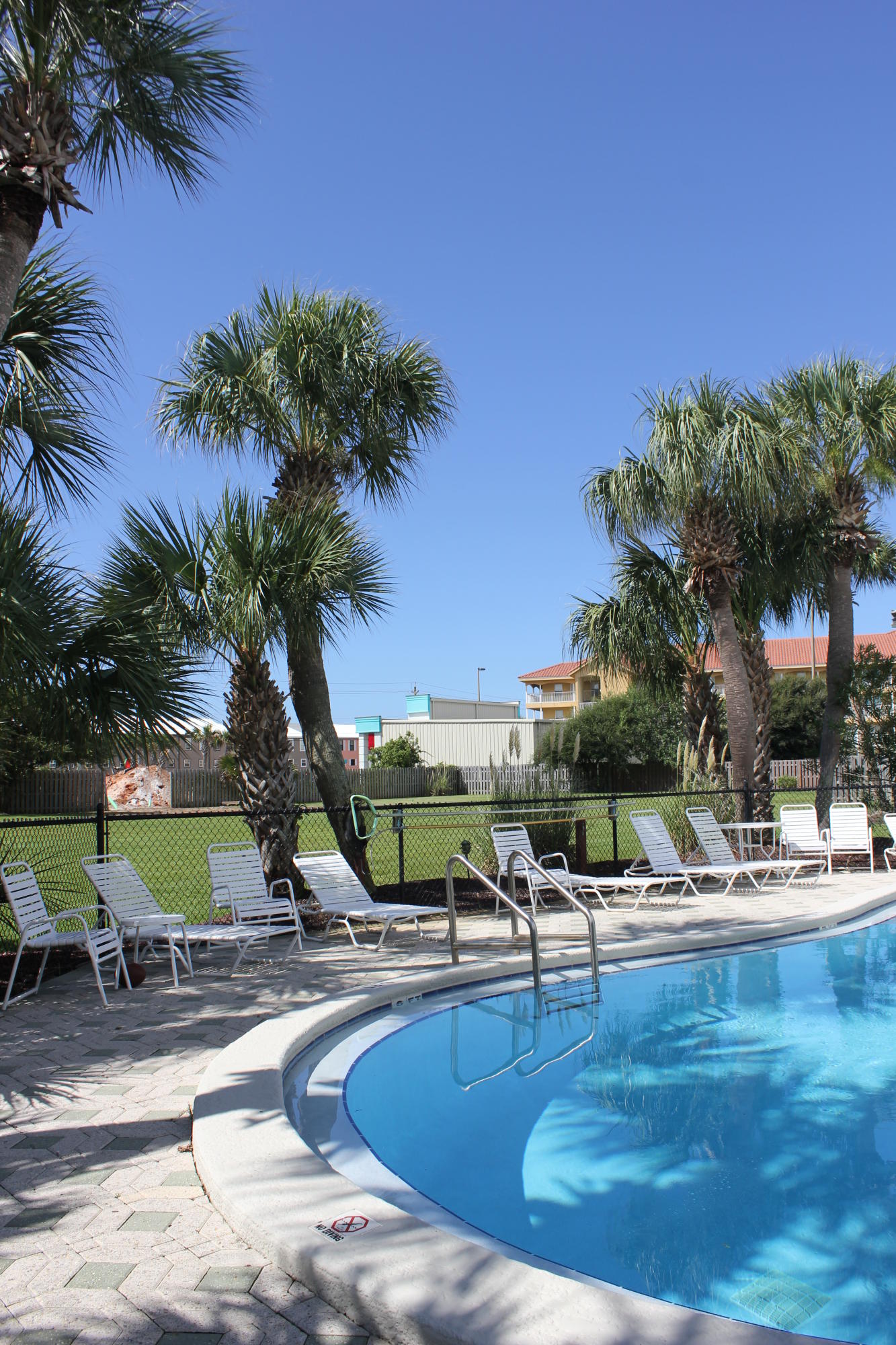 SUMMERHOUSE T/H - Residential