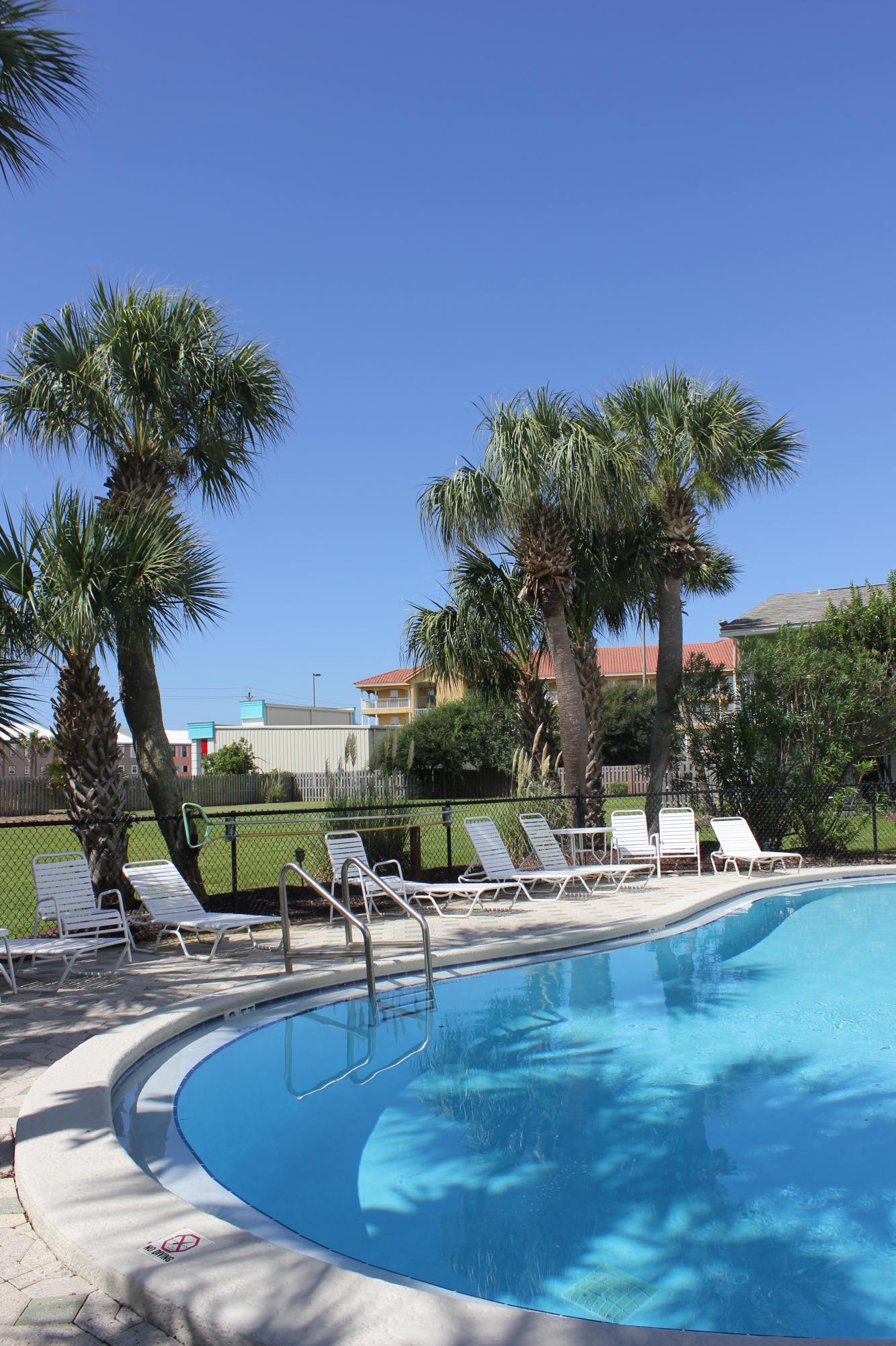 SUMMERHOUSE T/H - Residential