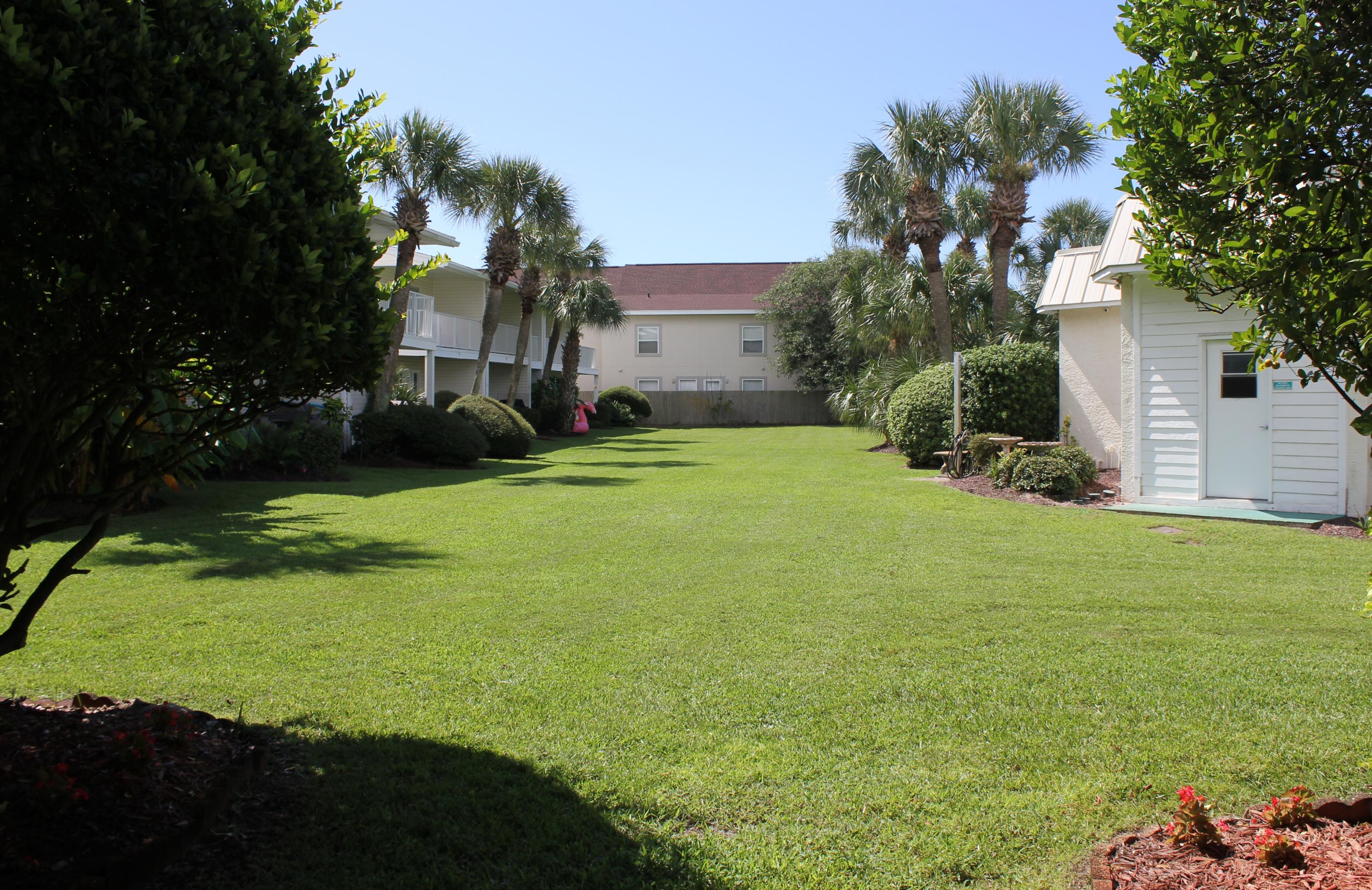 SUMMERHOUSE T/H - Residential