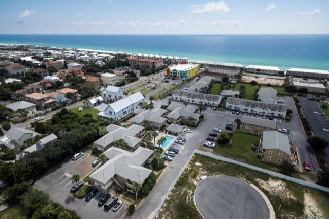 SUMMERHOUSE T/H - Residential