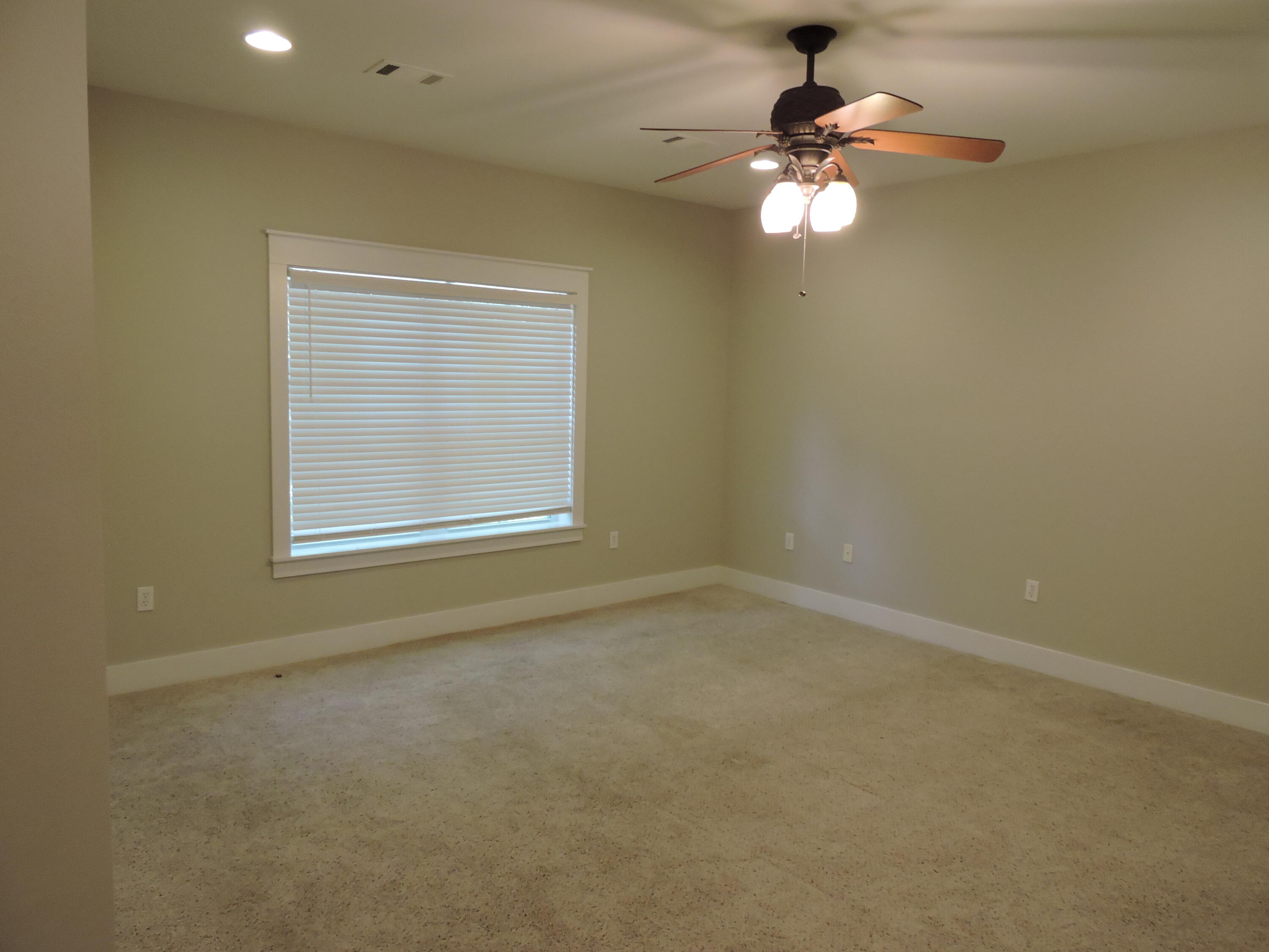 FOXWOOD ESTATES 1 - Residential Lease