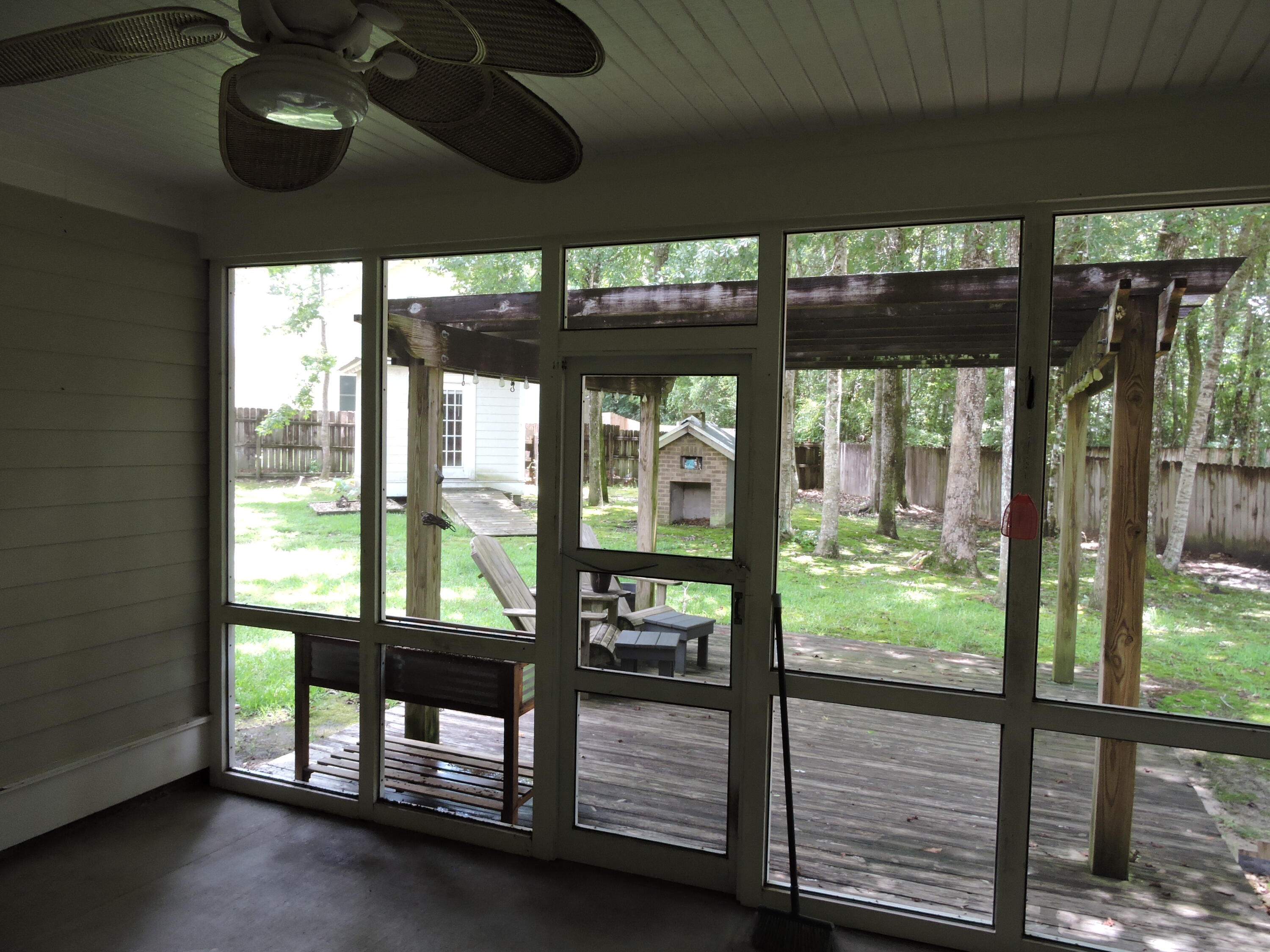 FOXWOOD ESTATES 1 - Residential Lease
