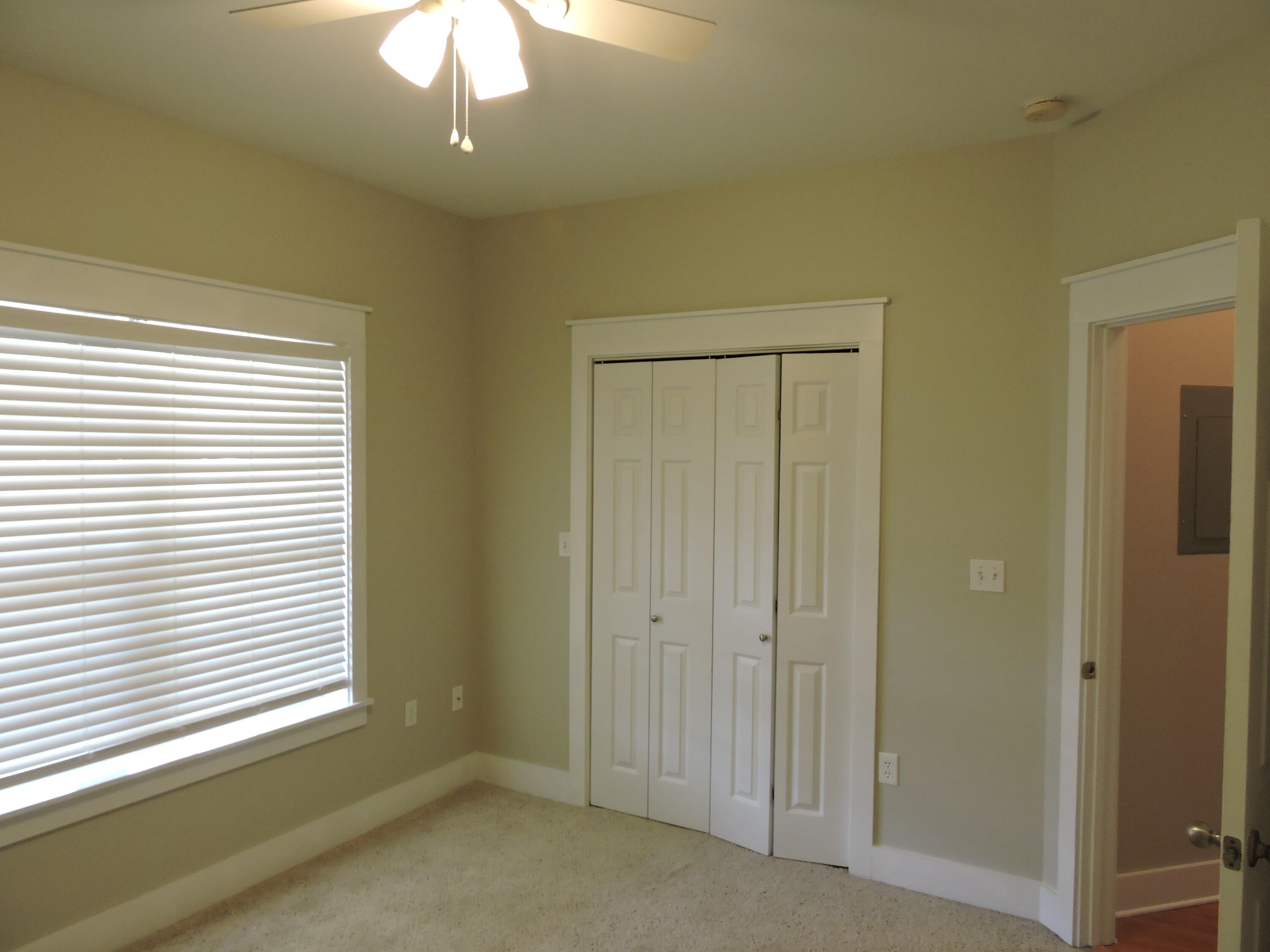 FOXWOOD ESTATES 1 - Residential Lease