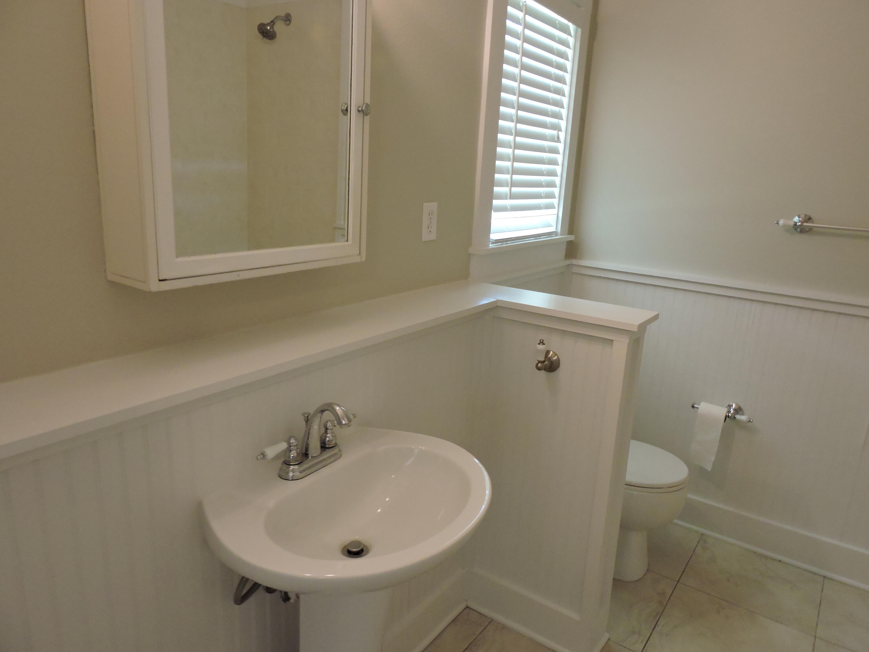 FOXWOOD ESTATES 1 - Residential Lease