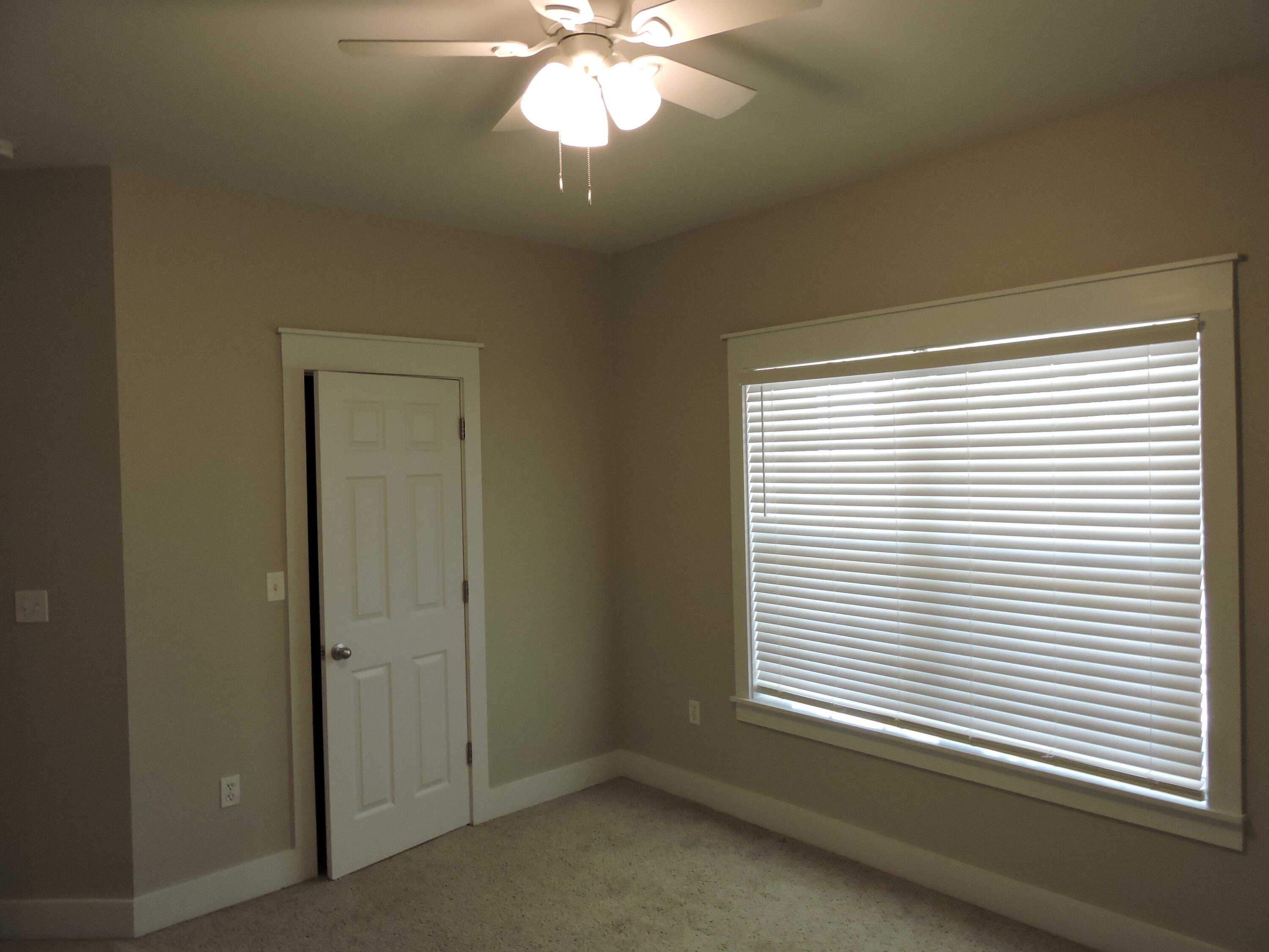 FOXWOOD ESTATES 1 - Residential Lease