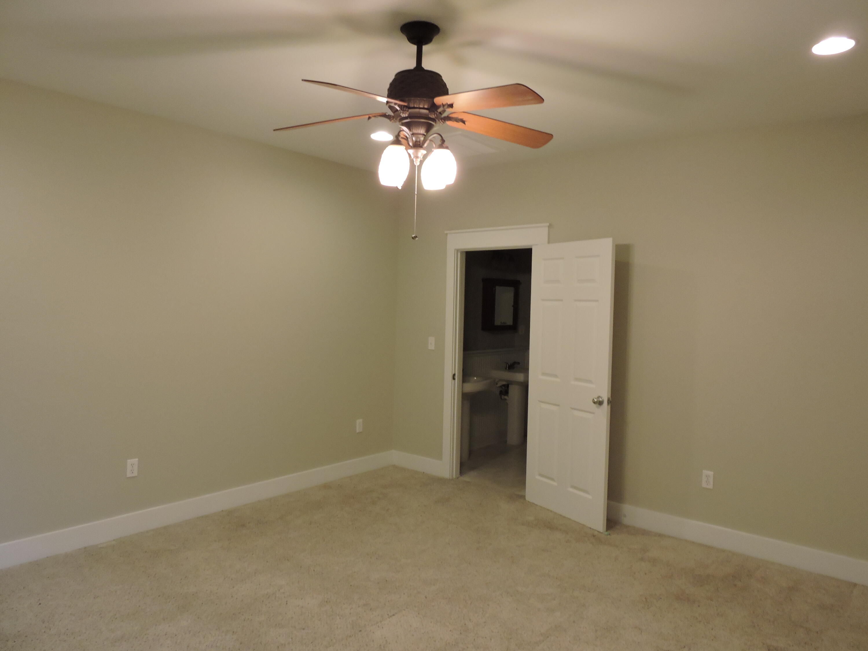 FOXWOOD ESTATES 1 - Residential Lease