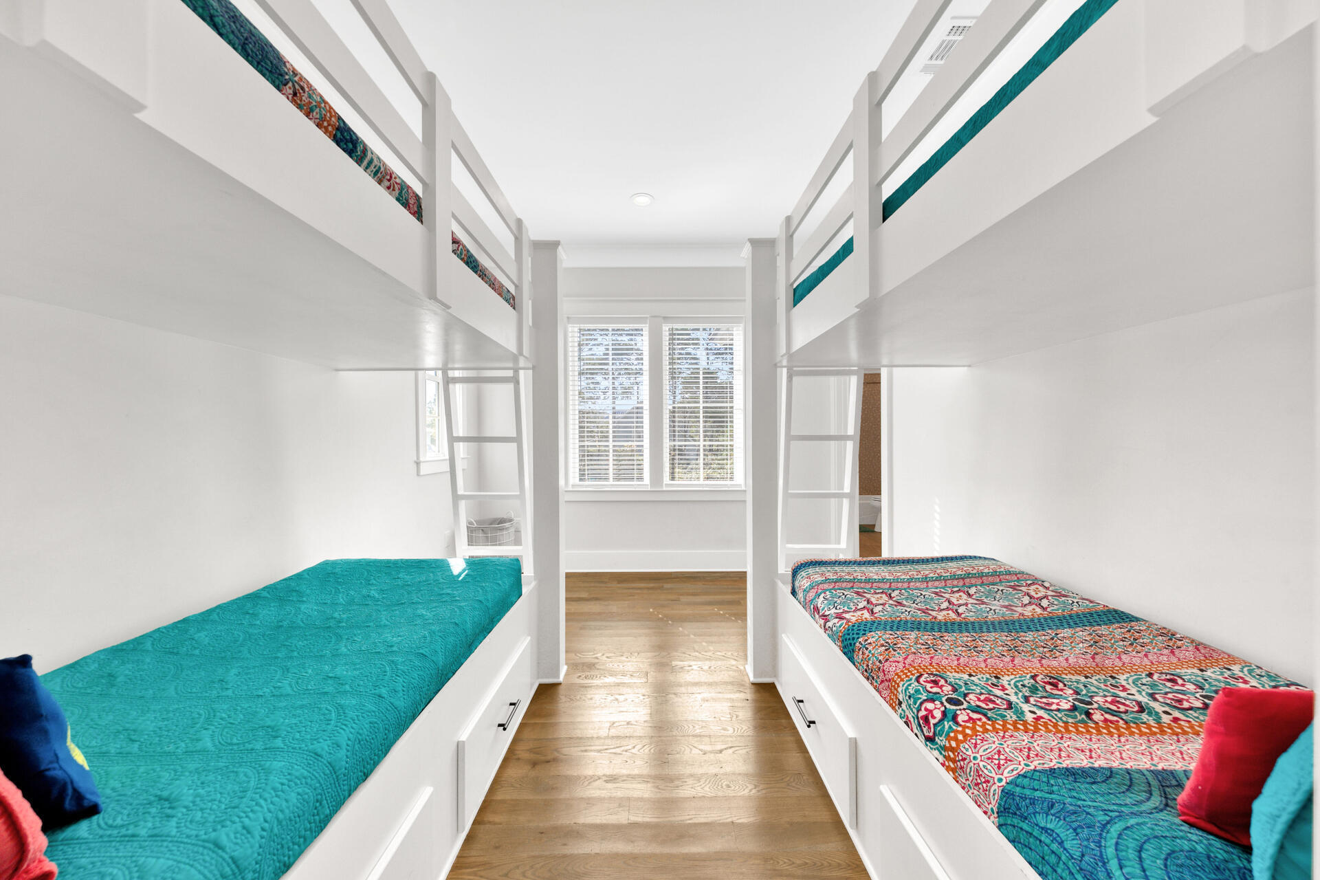 LAKESIDE AT BLUE MOUNTAIN BEACH - Residential