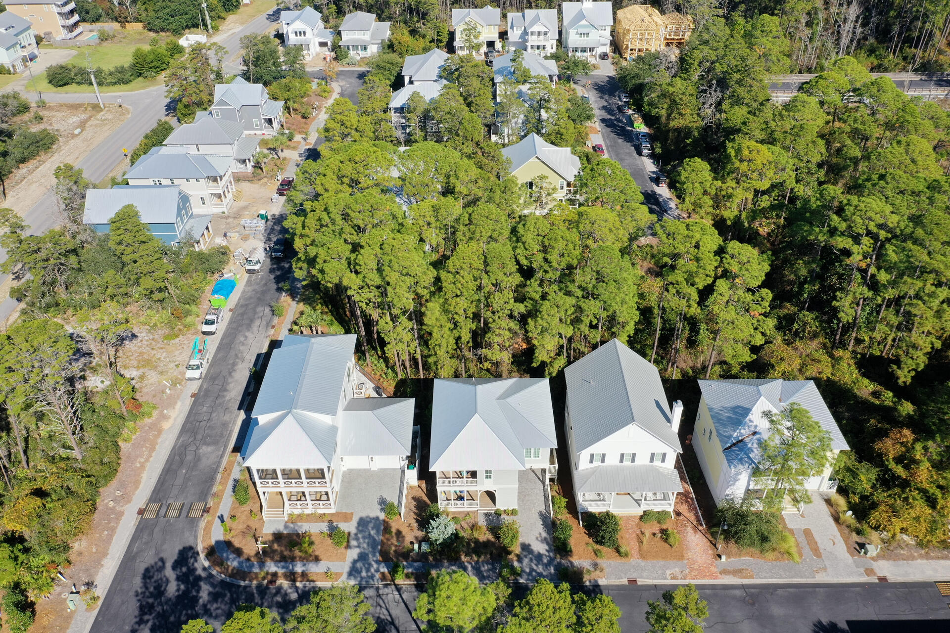 LAKESIDE AT BLUE MOUNTAIN BEACH - Residential