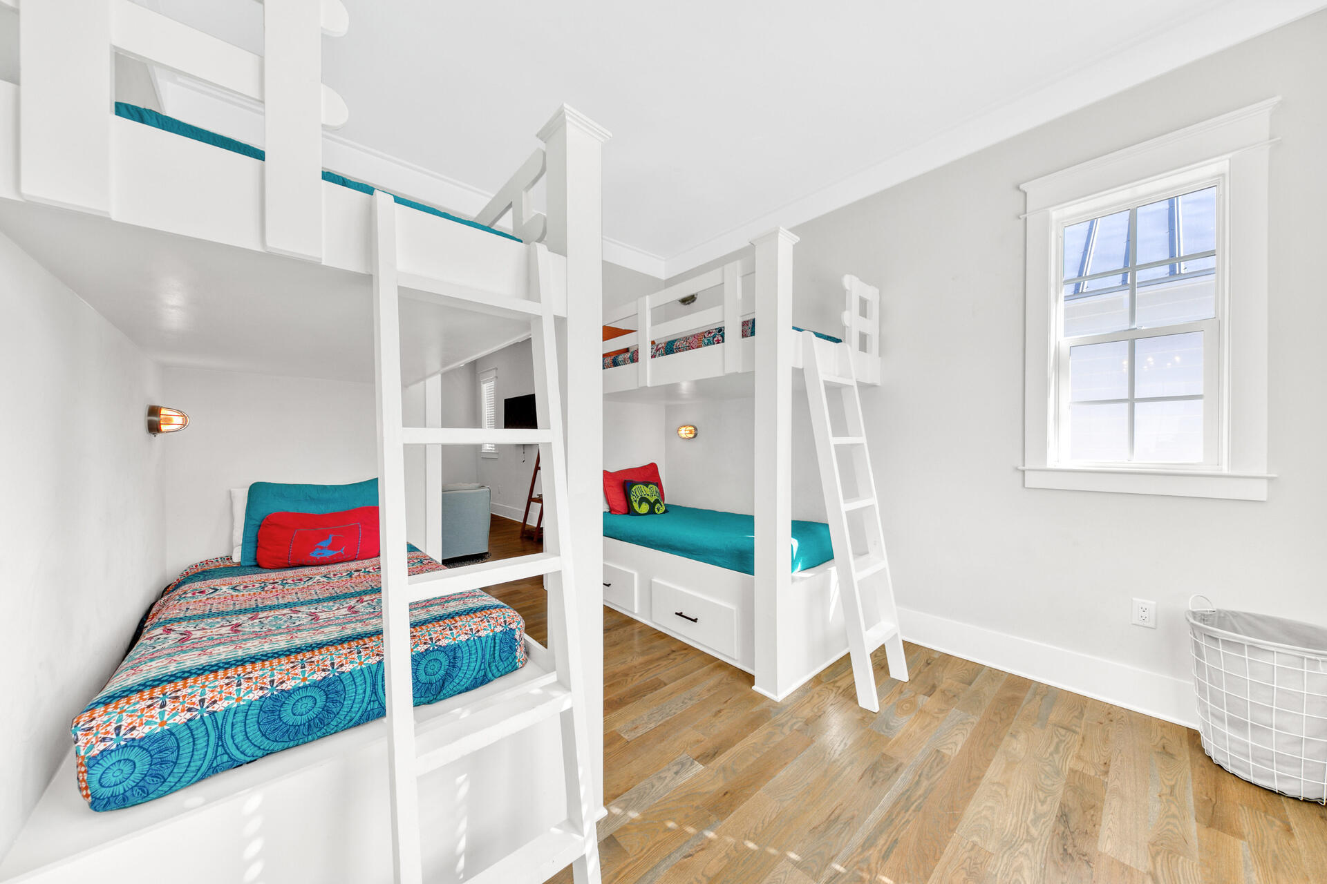 LAKESIDE AT BLUE MOUNTAIN BEACH - Residential