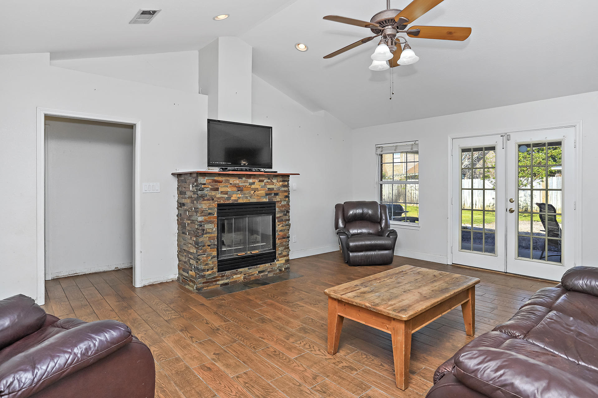 KELL-AIRE GARDENS - Residential