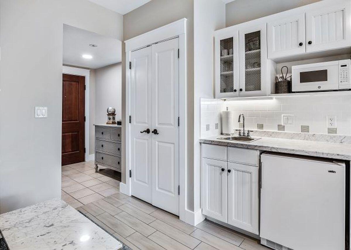 PILOT HOUSE - Residential