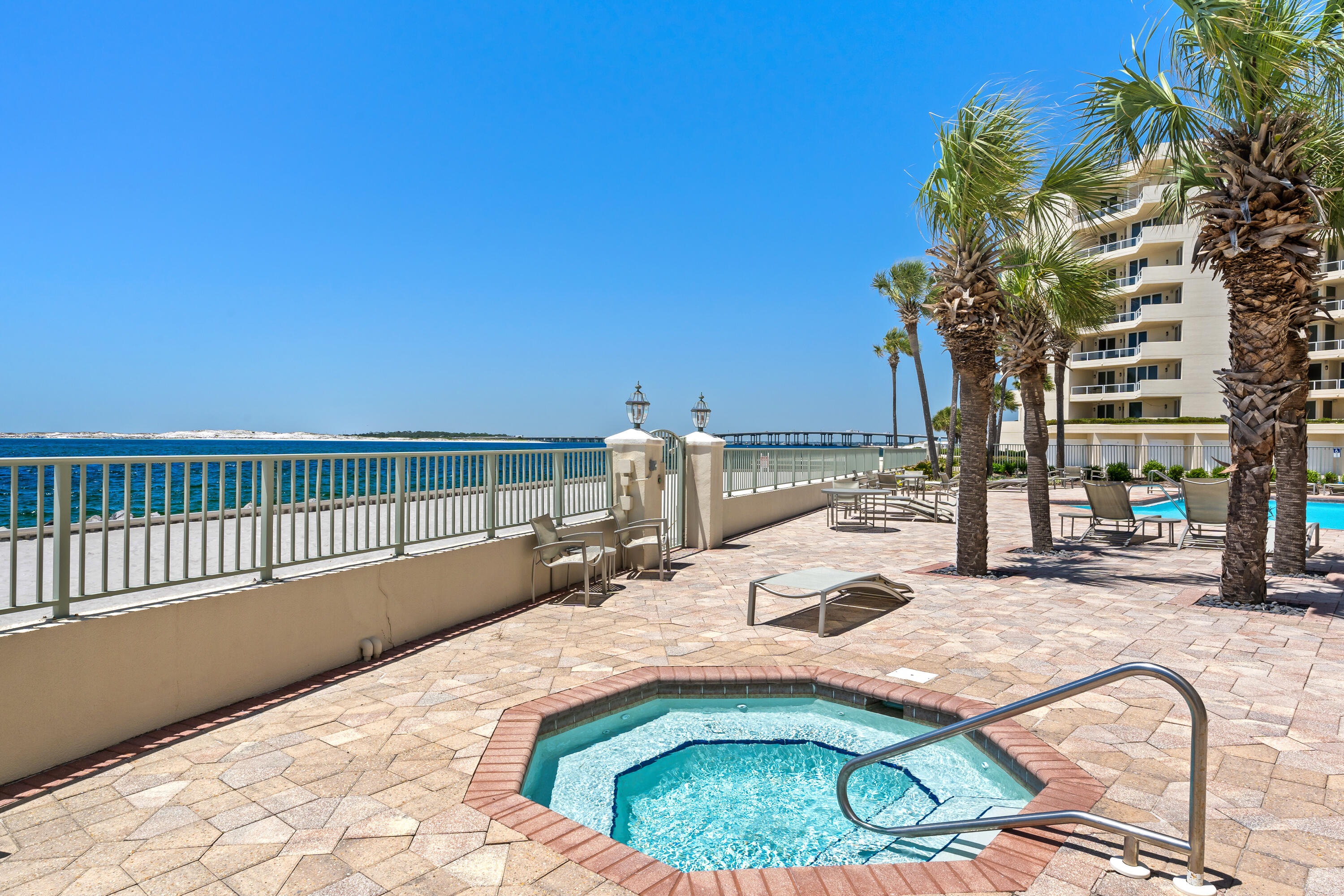 WATERVIEW TOWERS - Residential