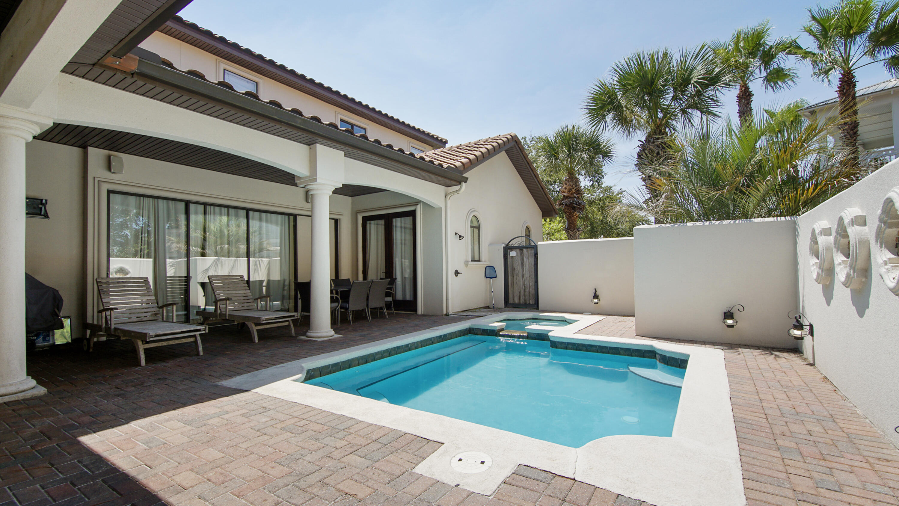 EMERALD WATERS - Residential