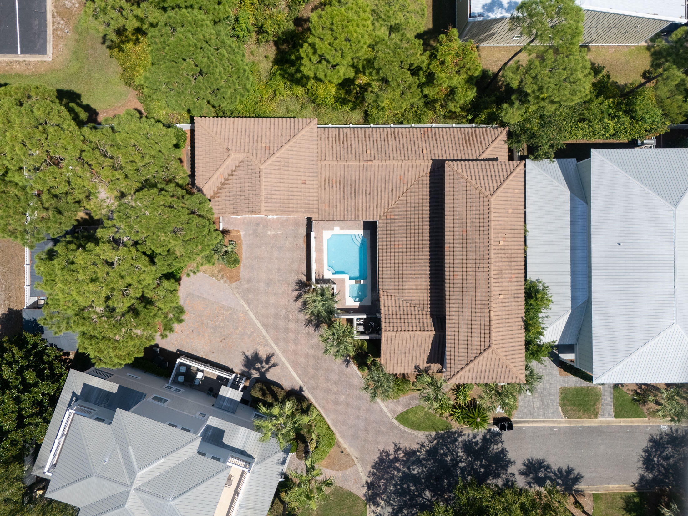 EMERALD WATERS - Residential