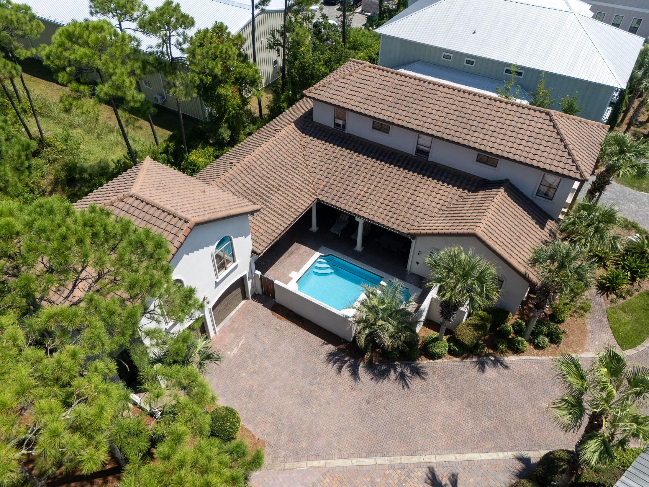 EMERALD WATERS - Residential