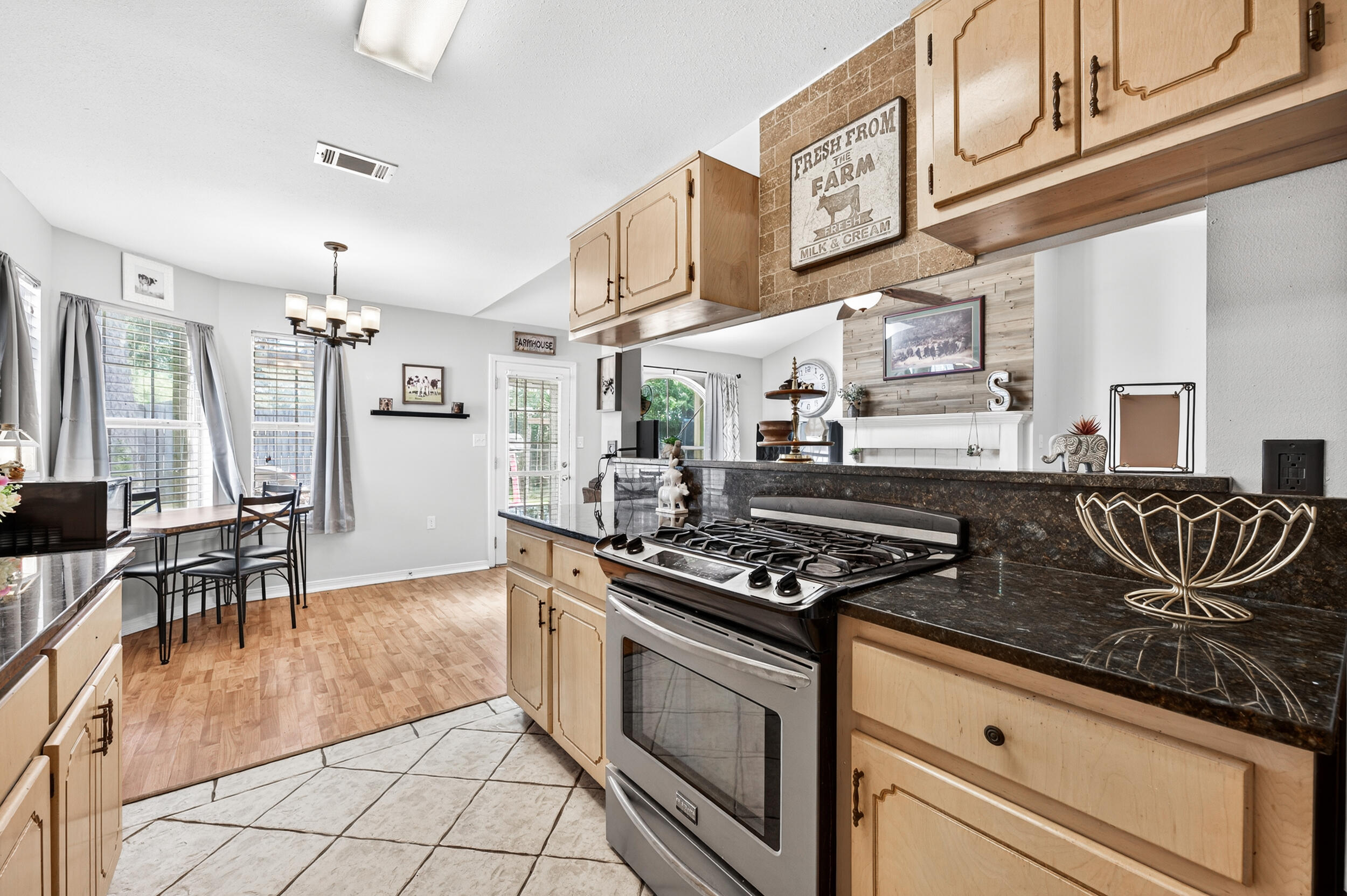 EMERALD GARDENS NORTH 1ST ADDN - Residential