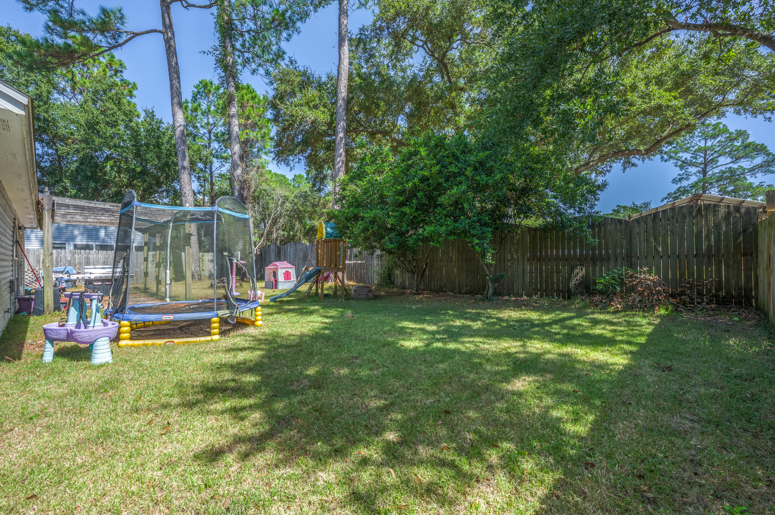 EMERALD GARDENS NORTH 1ST ADDN - Residential