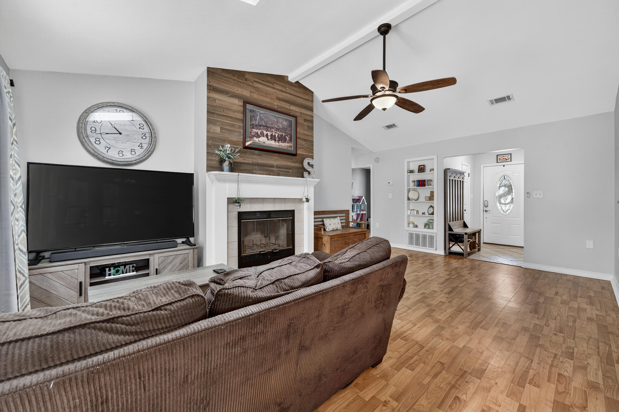 EMERALD GARDENS NORTH 1ST ADDN - Residential