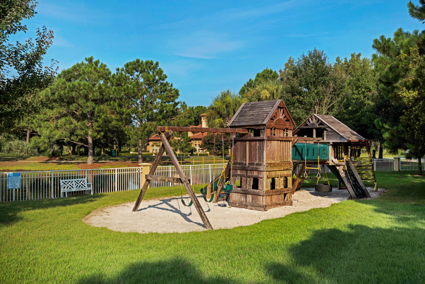 REGATTA BAY - Residential