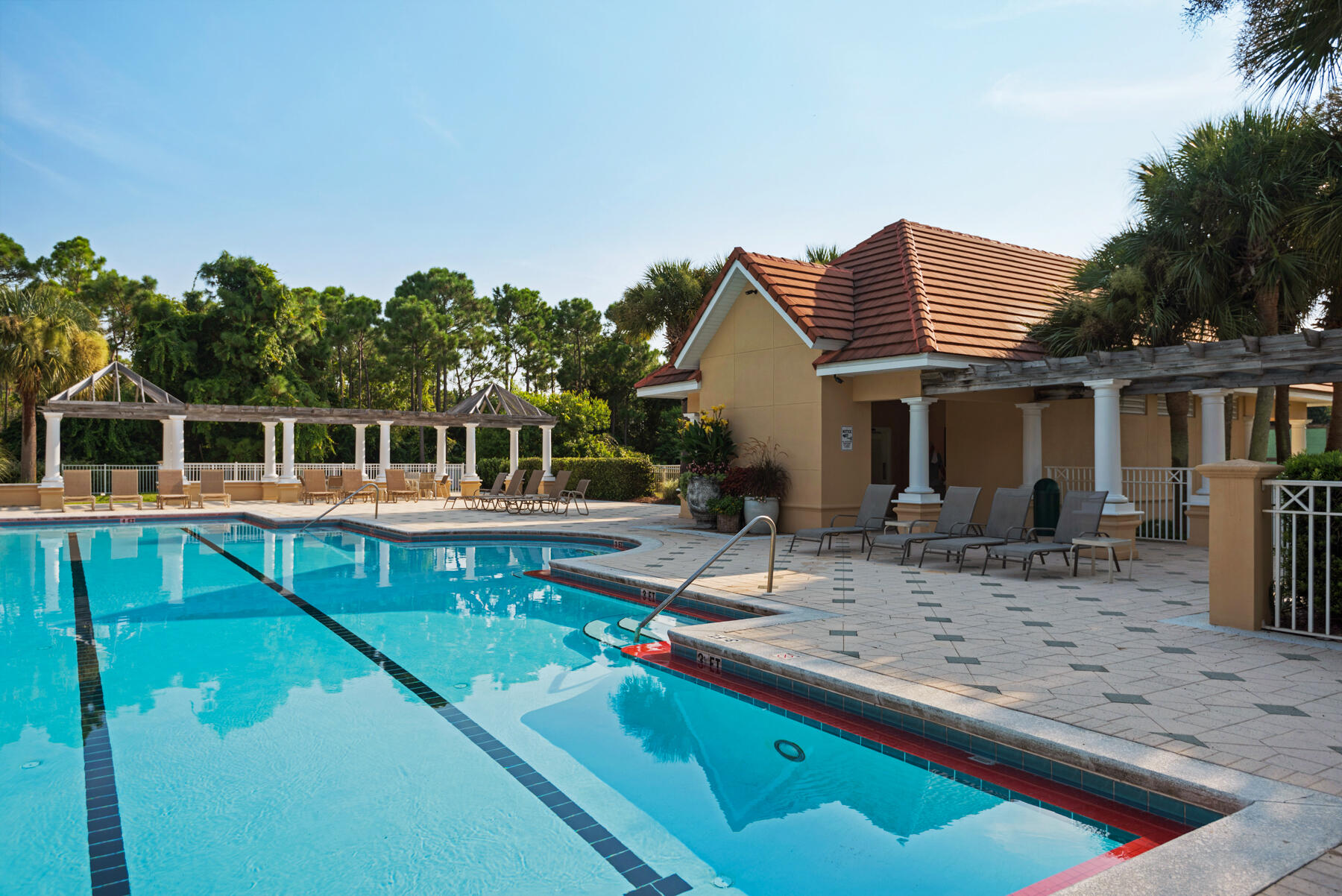 REGATTA BAY - Residential