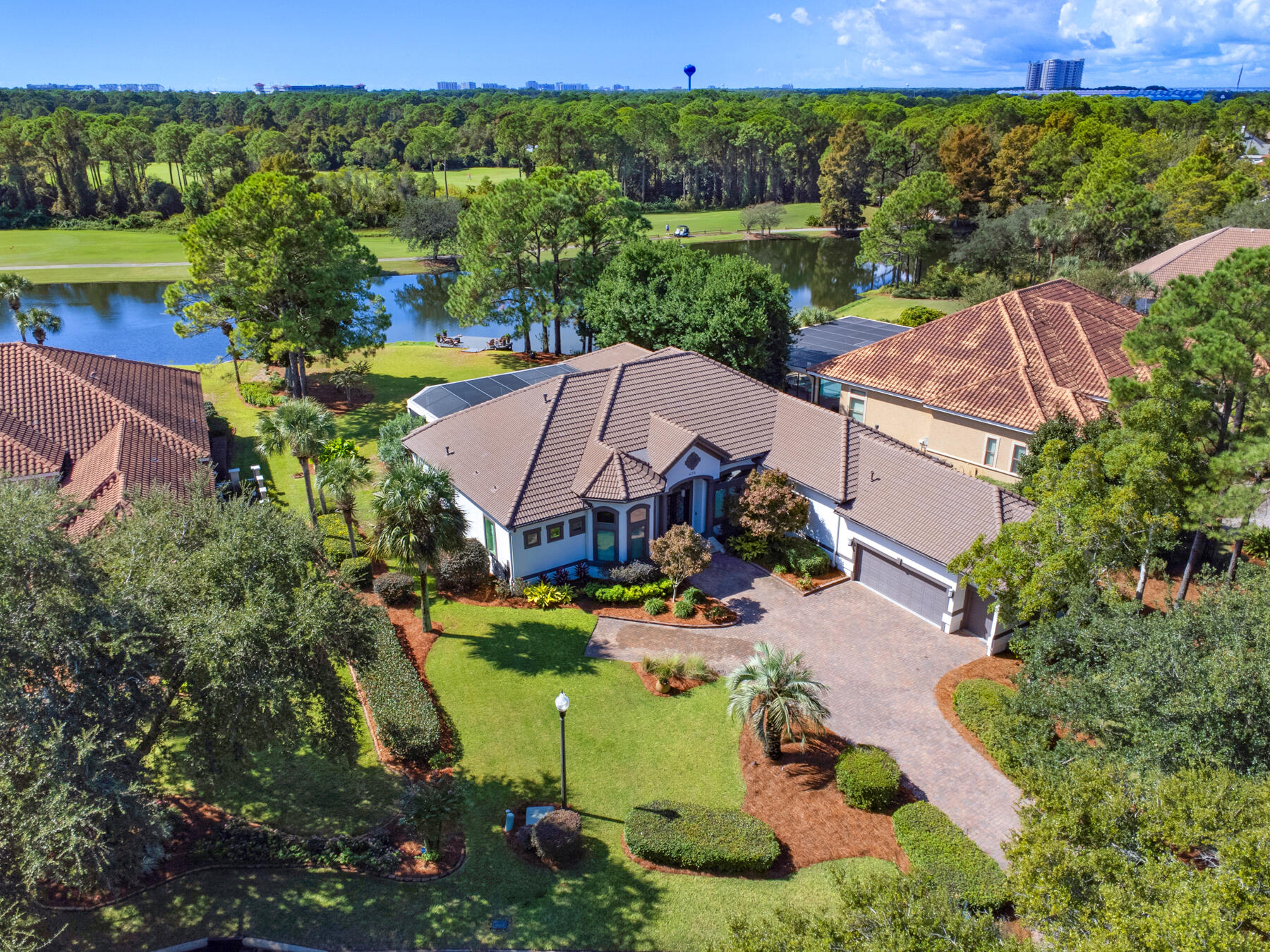 REGATTA BAY - Residential