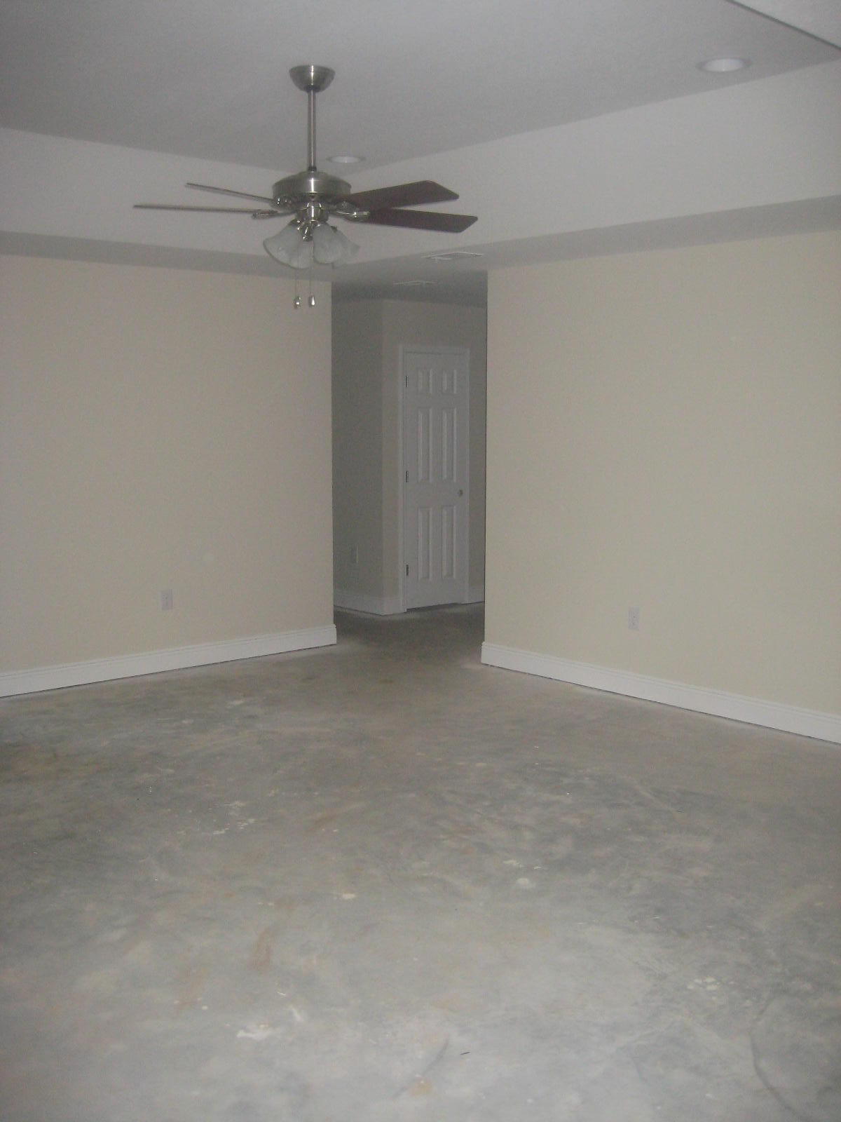 CRESTVIEW MANOR - Residential