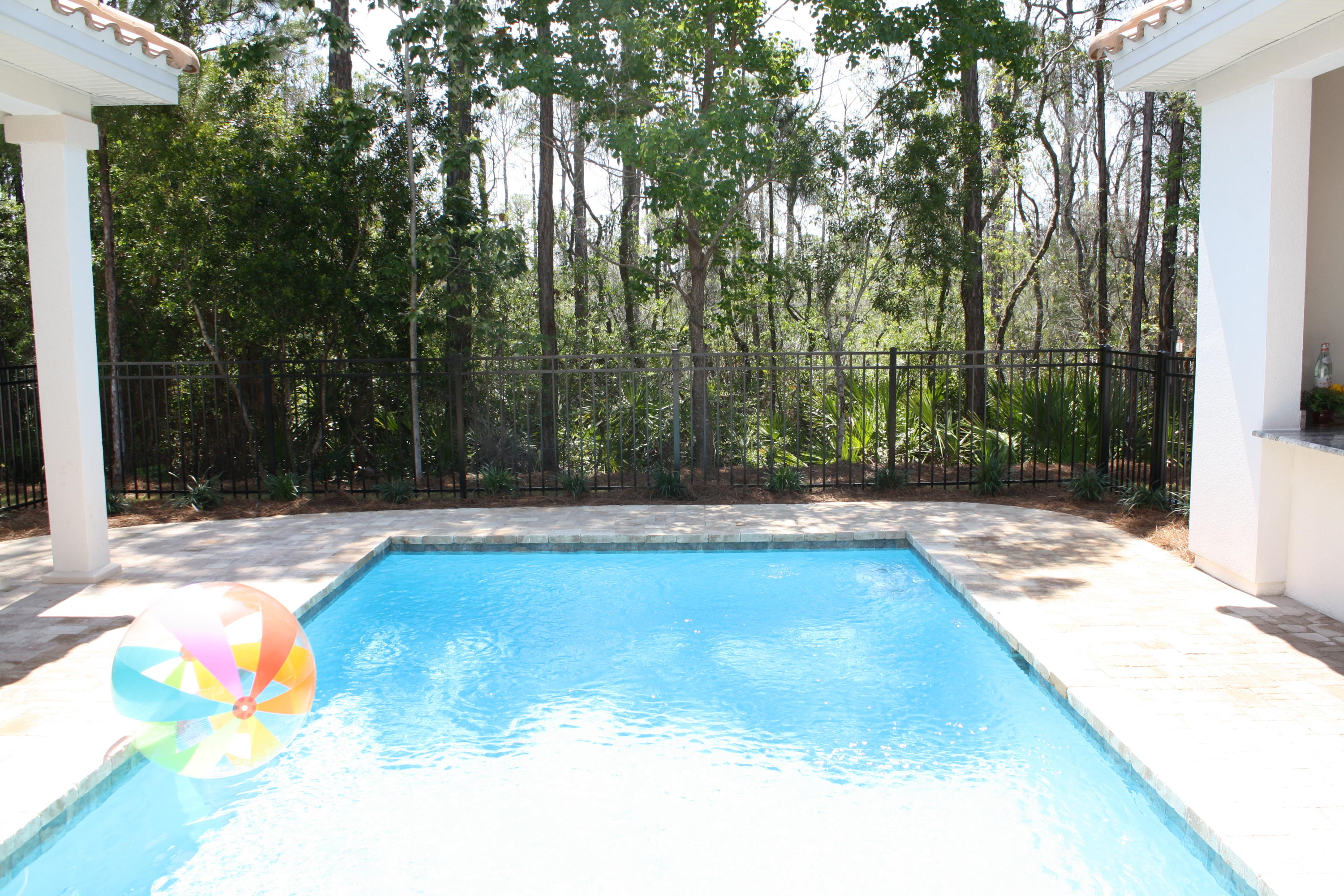 REGATTA BAY GOLF VILLAS - Residential