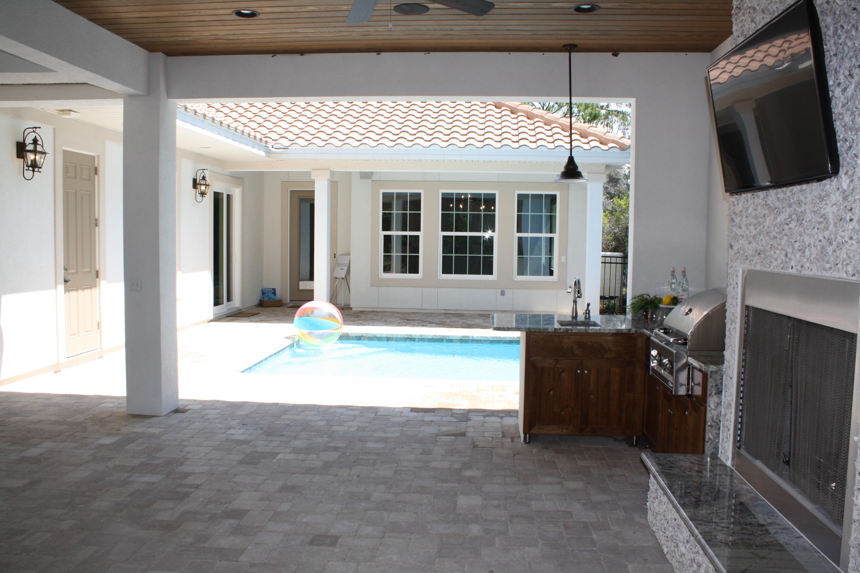 REGATTA BAY GOLF VILLAS - Residential