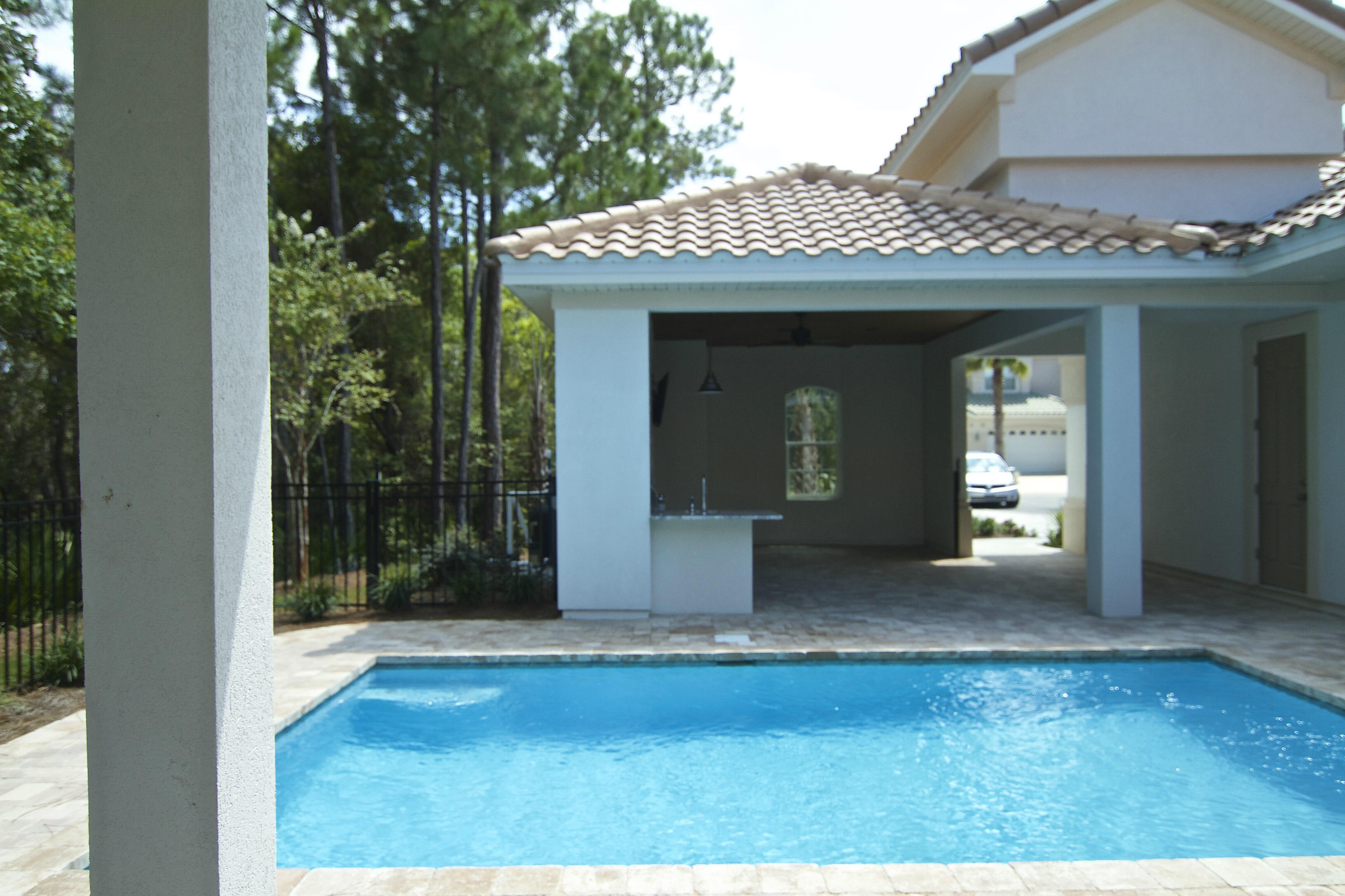 REGATTA BAY GOLF VILLAS - Residential