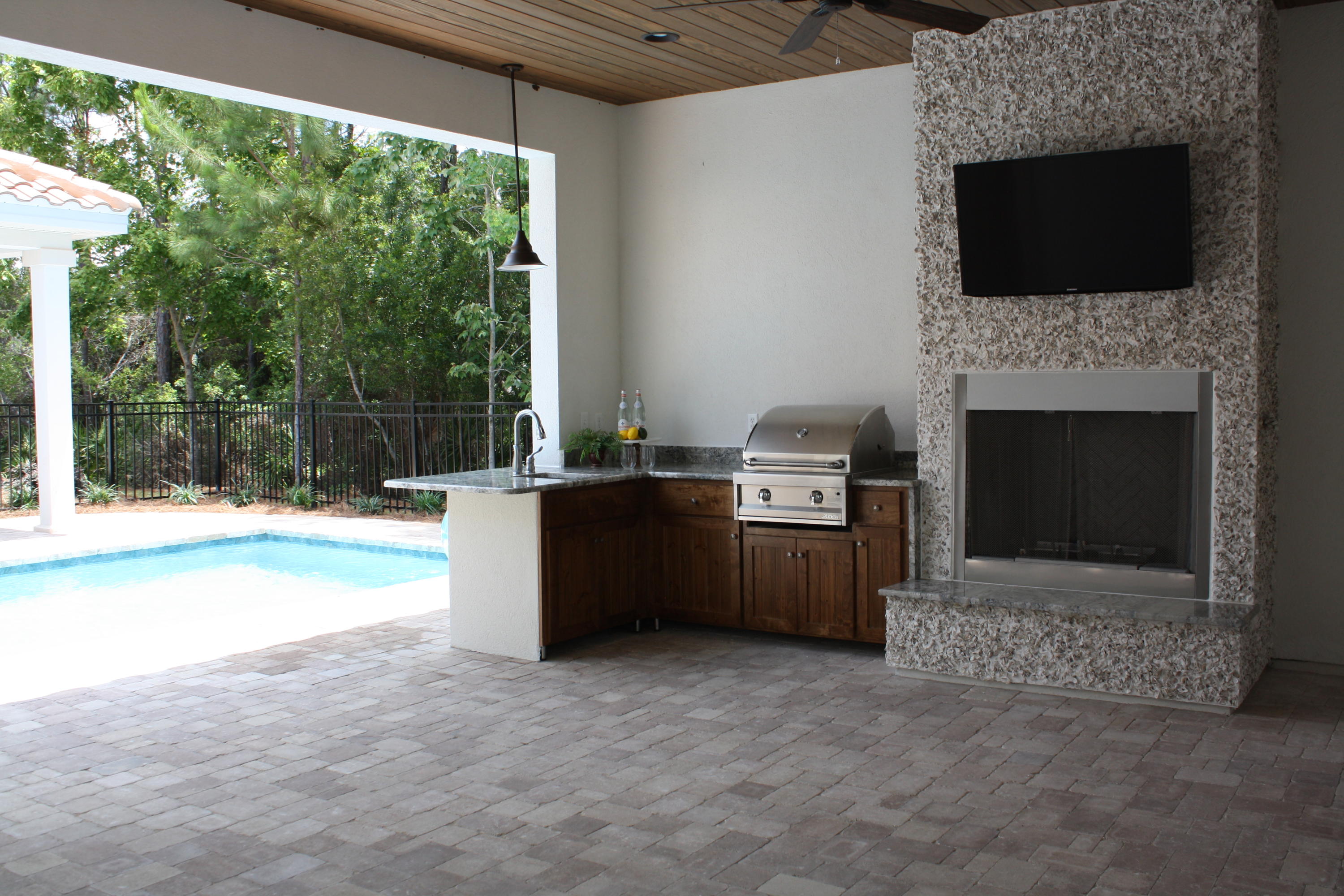 REGATTA BAY GOLF VILLAS - Residential