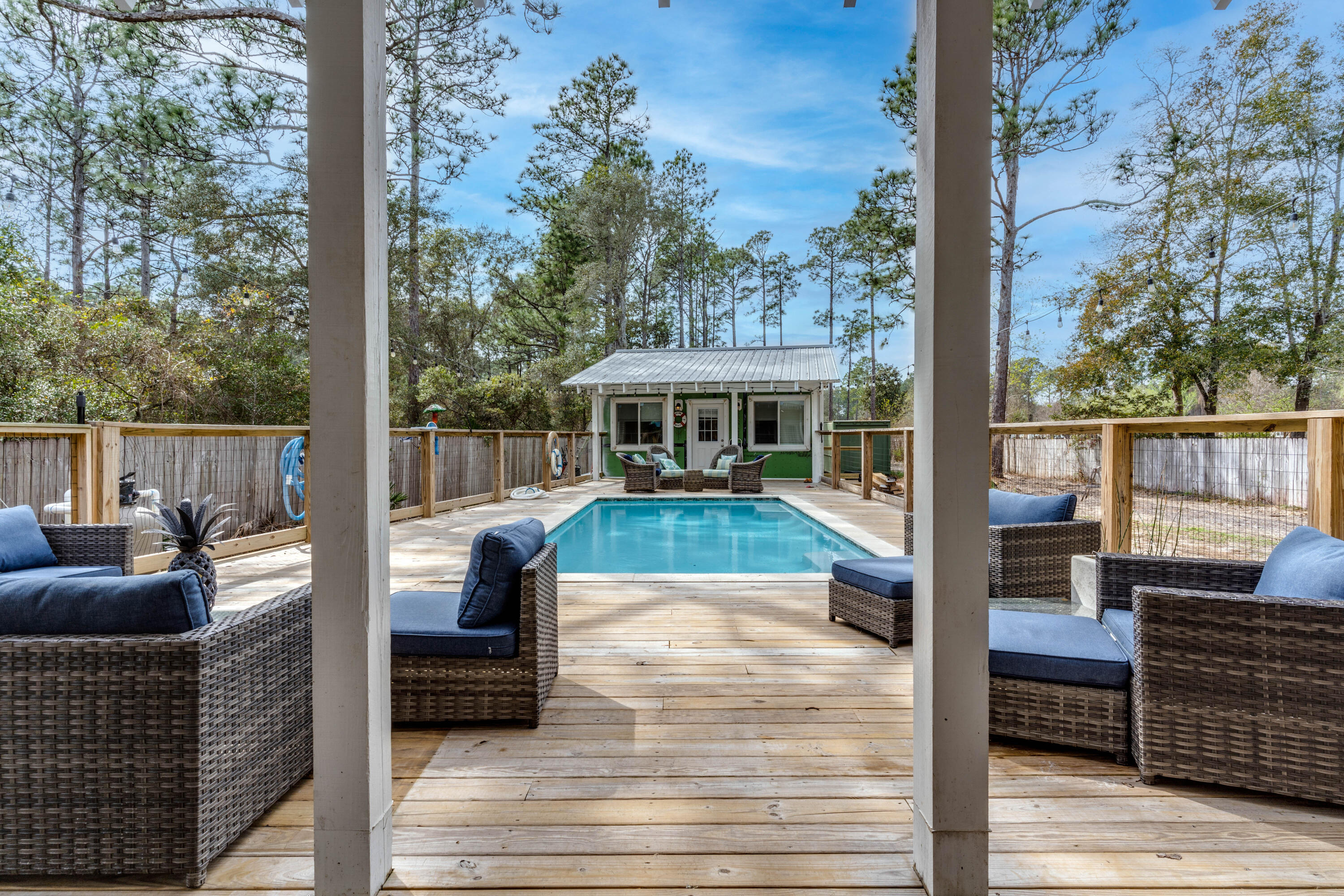 BAY PINE SHORES - Residential