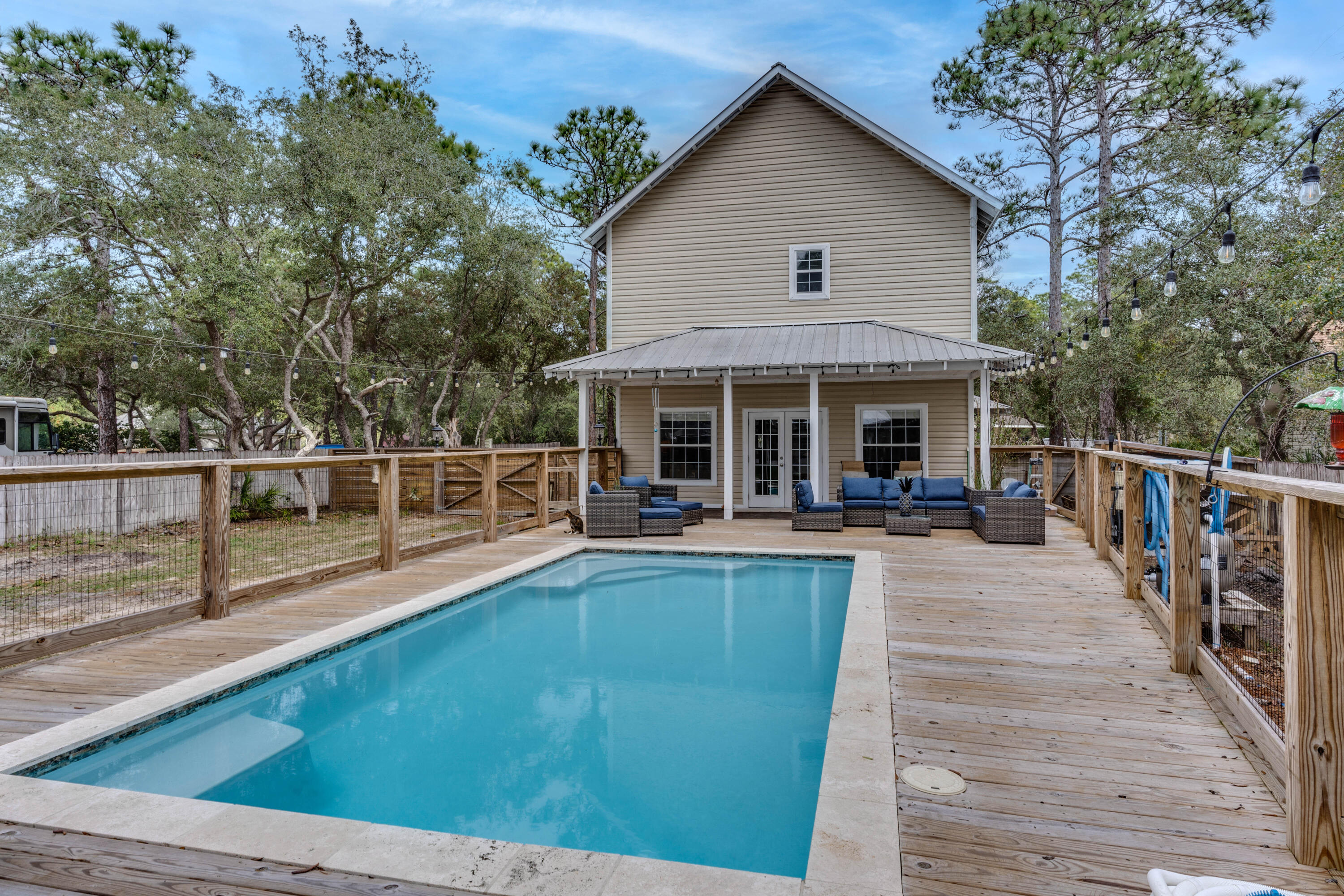 BAY PINE SHORES - Residential