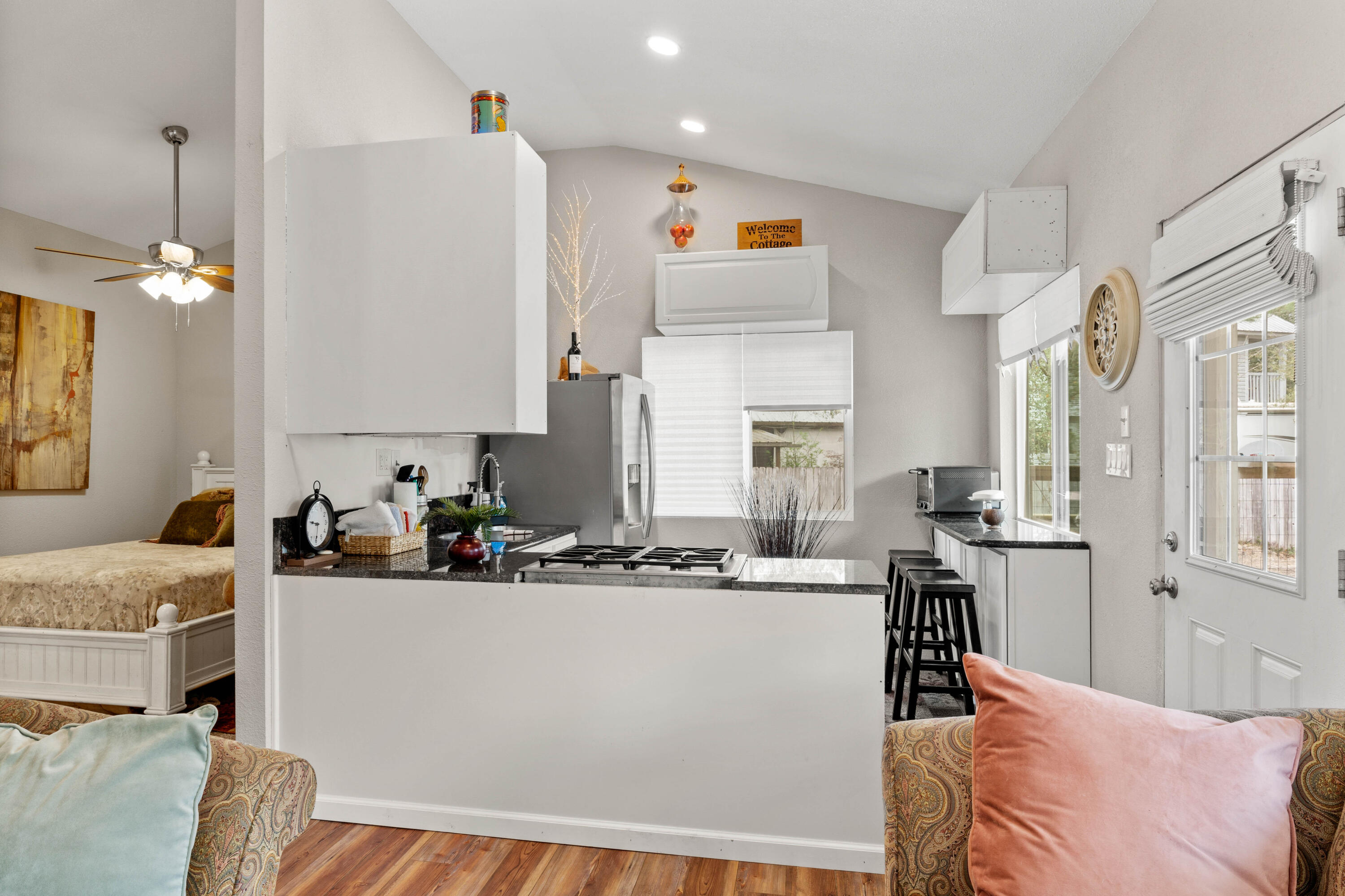 BAY PINE SHORES - Residential